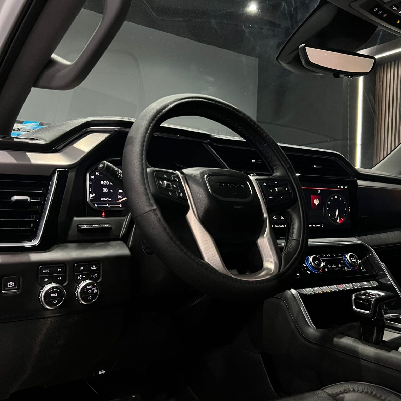 GMC SIERRA DENALI 2023 - Image 9
