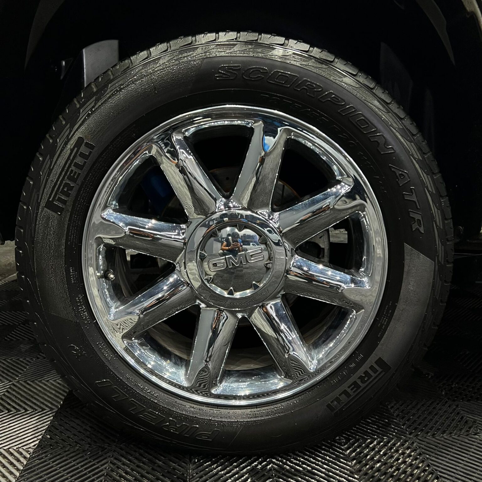 GMC YUKON DENALI 2011 - Image 17