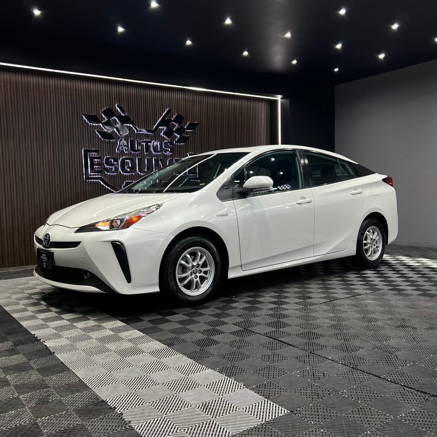 TOYOTA PRIUS HYBRID 2019 - Image 3