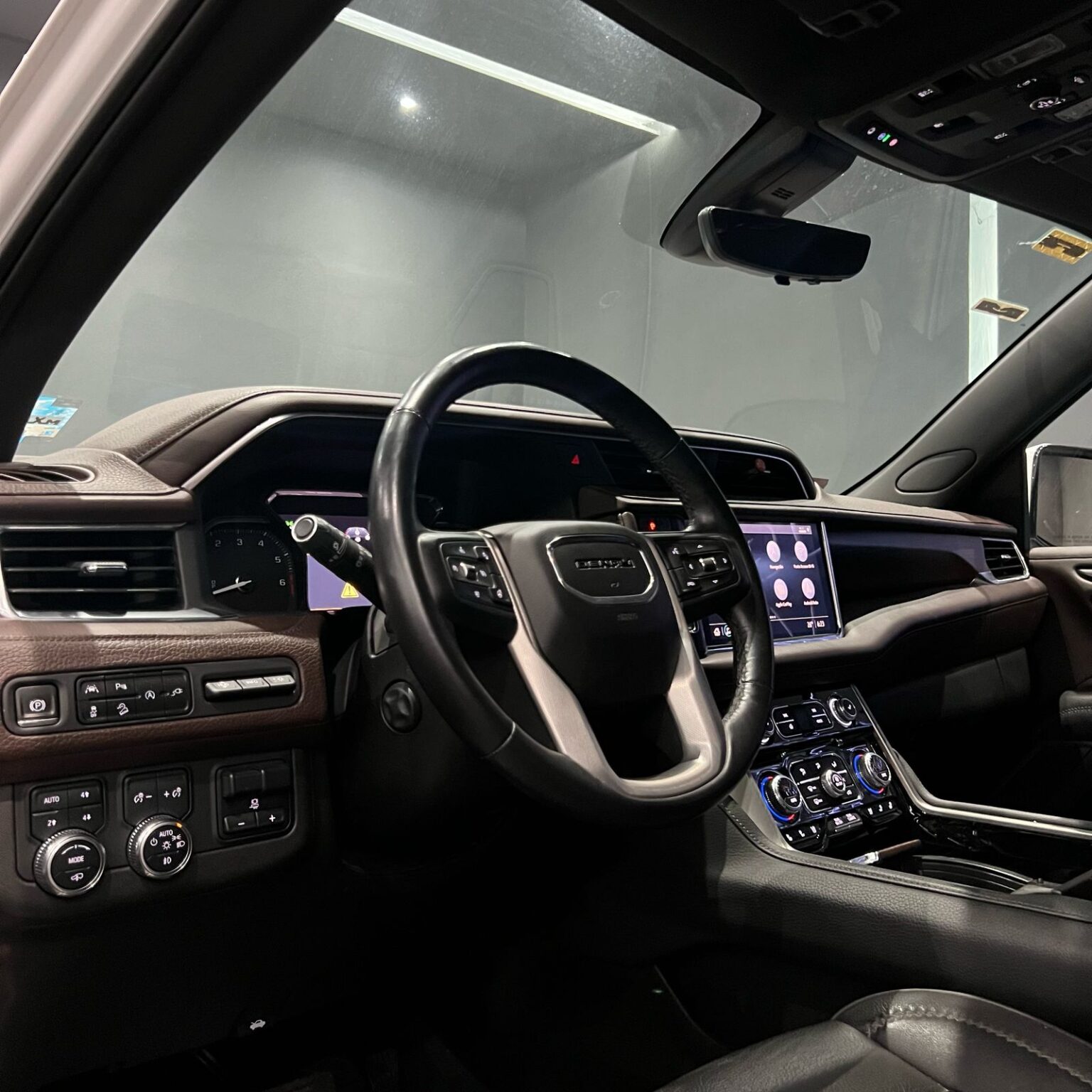 GMC YUKON DENALI 2021 - Image 12