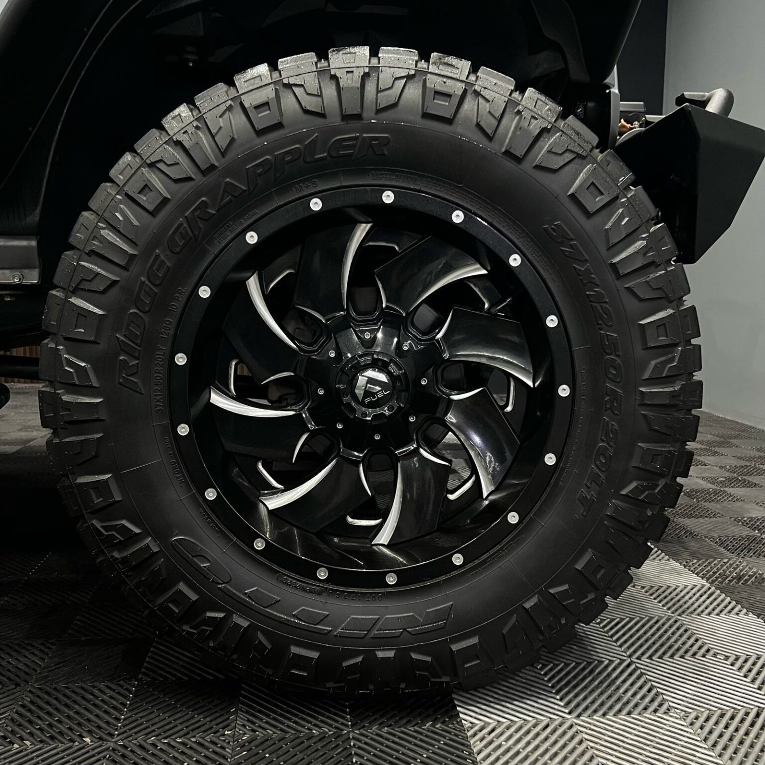 JEEP SAHARA 2016 - Image 15