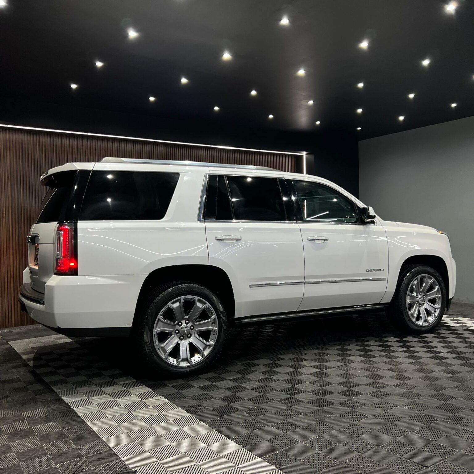 GMC YUKON DENALI 2016 - Image 2