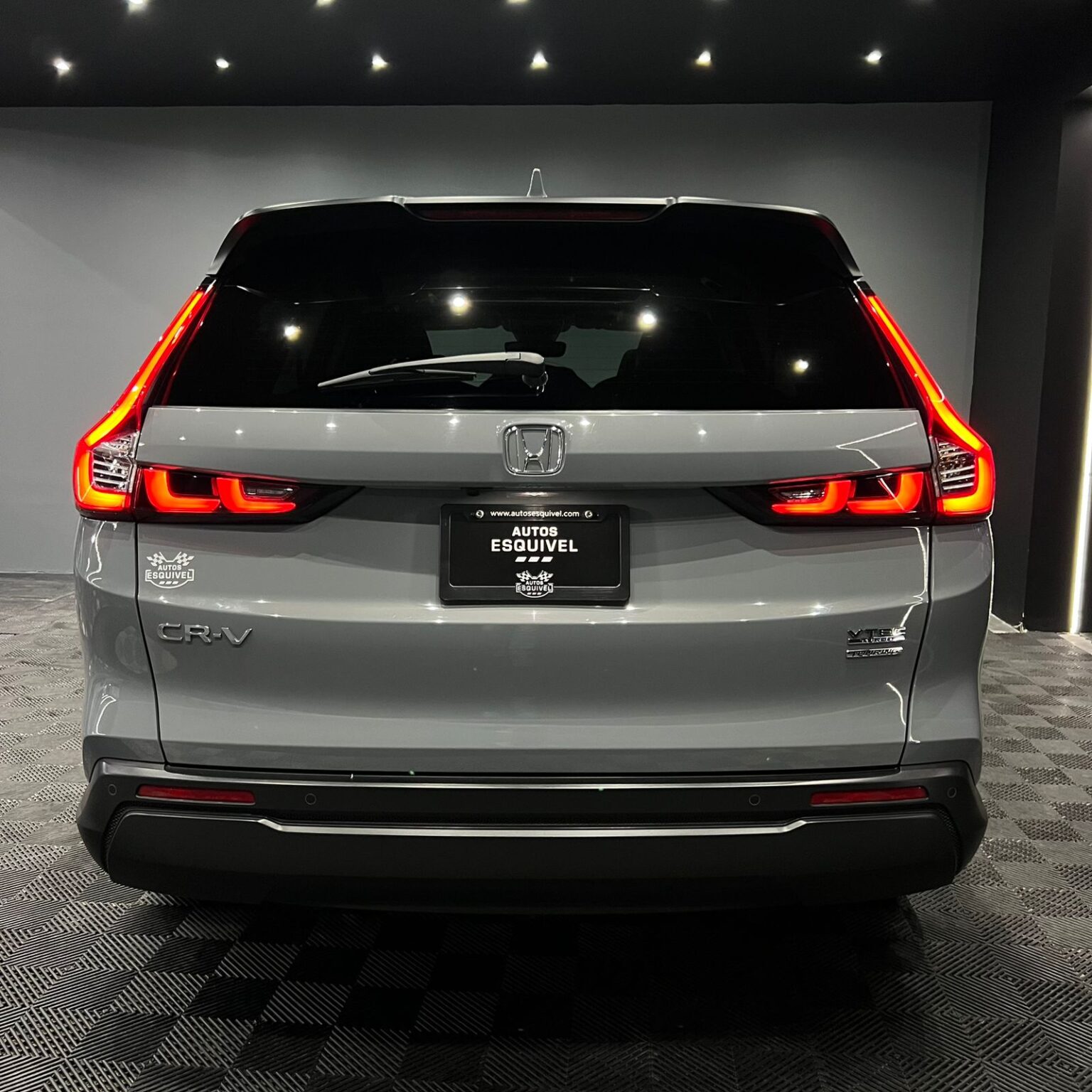 HONDA CR-V TOURING 2023 - Image 4