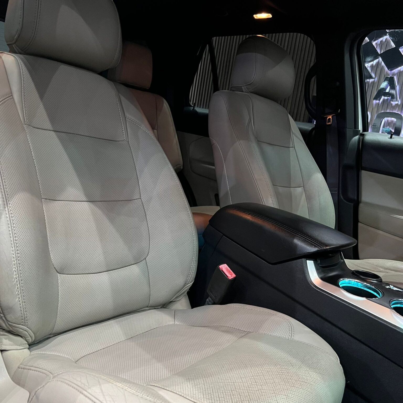 FORD EXPLORER LIMITED 2013 - Image 14