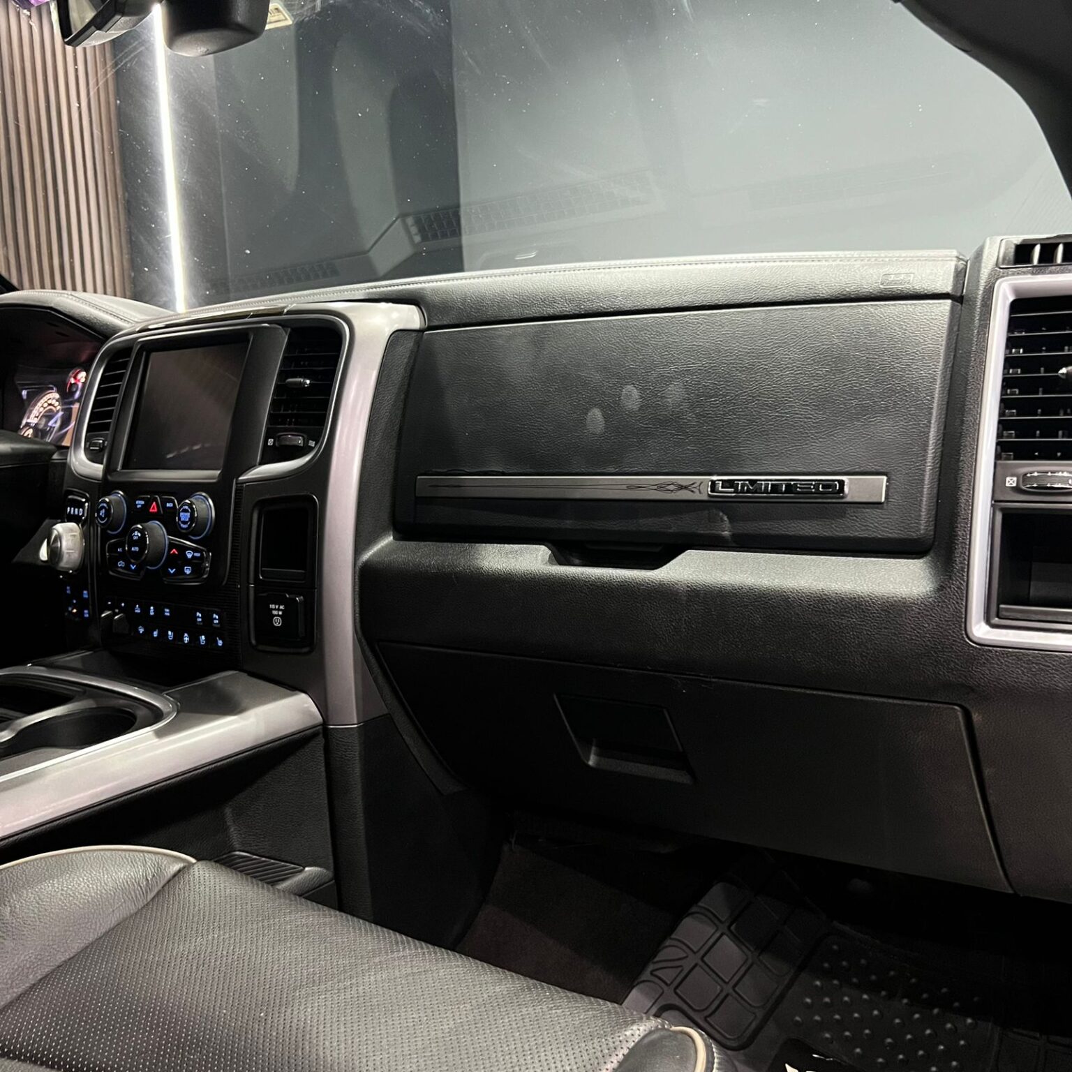 DODGE RAM LIMITED 4X4 2017 - Image 12
