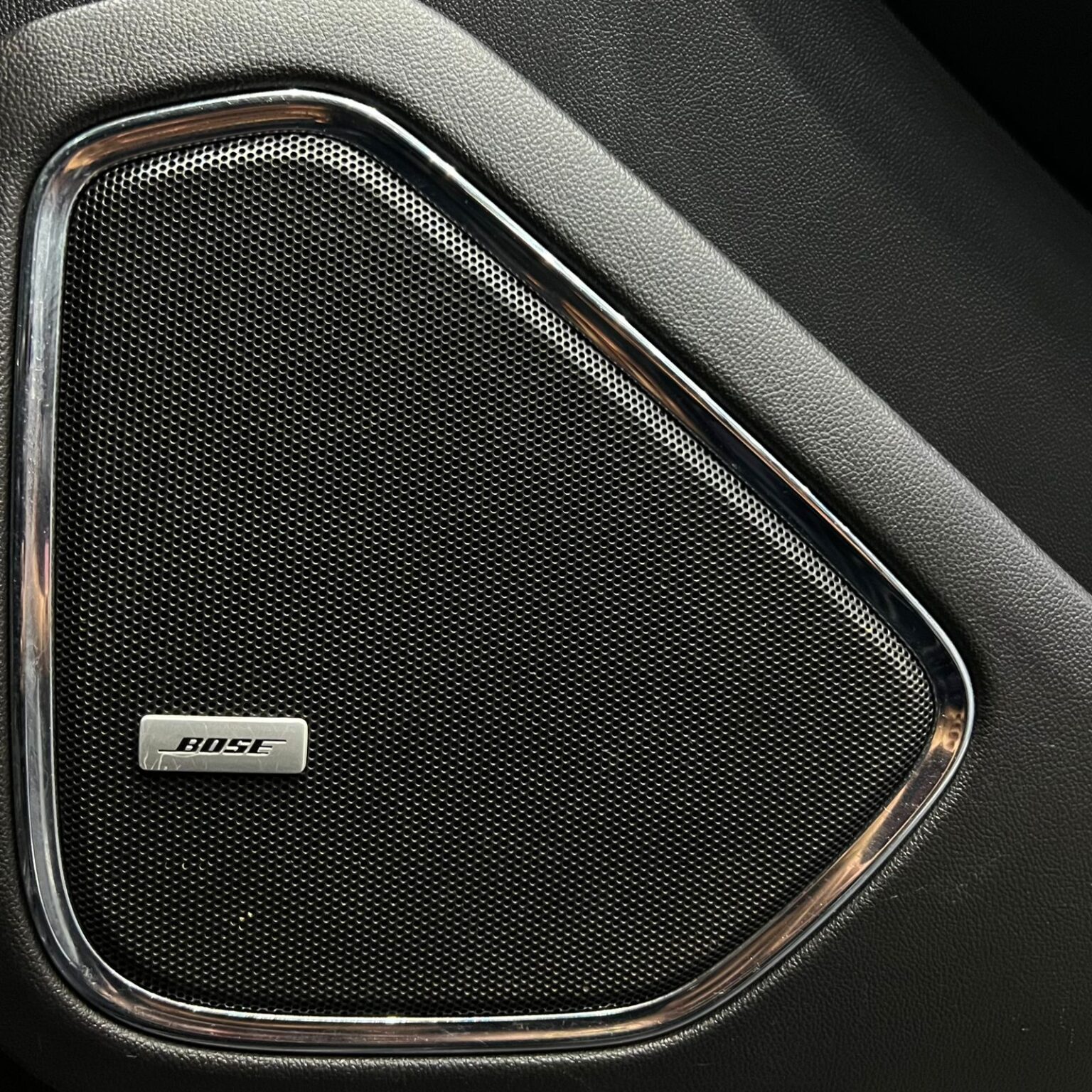 GMC YUKON DENALI 2016 - Image 14