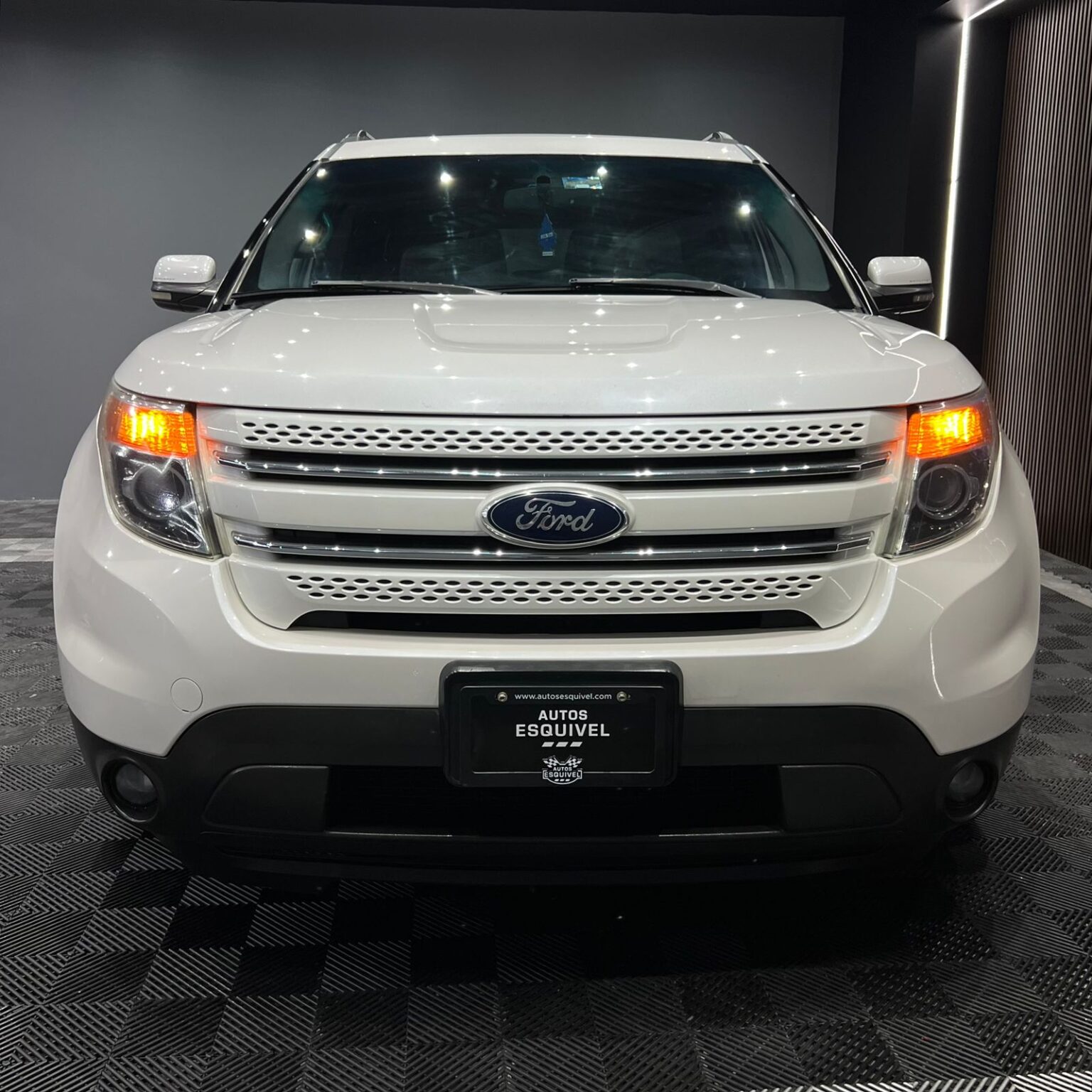 FORD EXPLORER LIMITED 2013 - Image 2