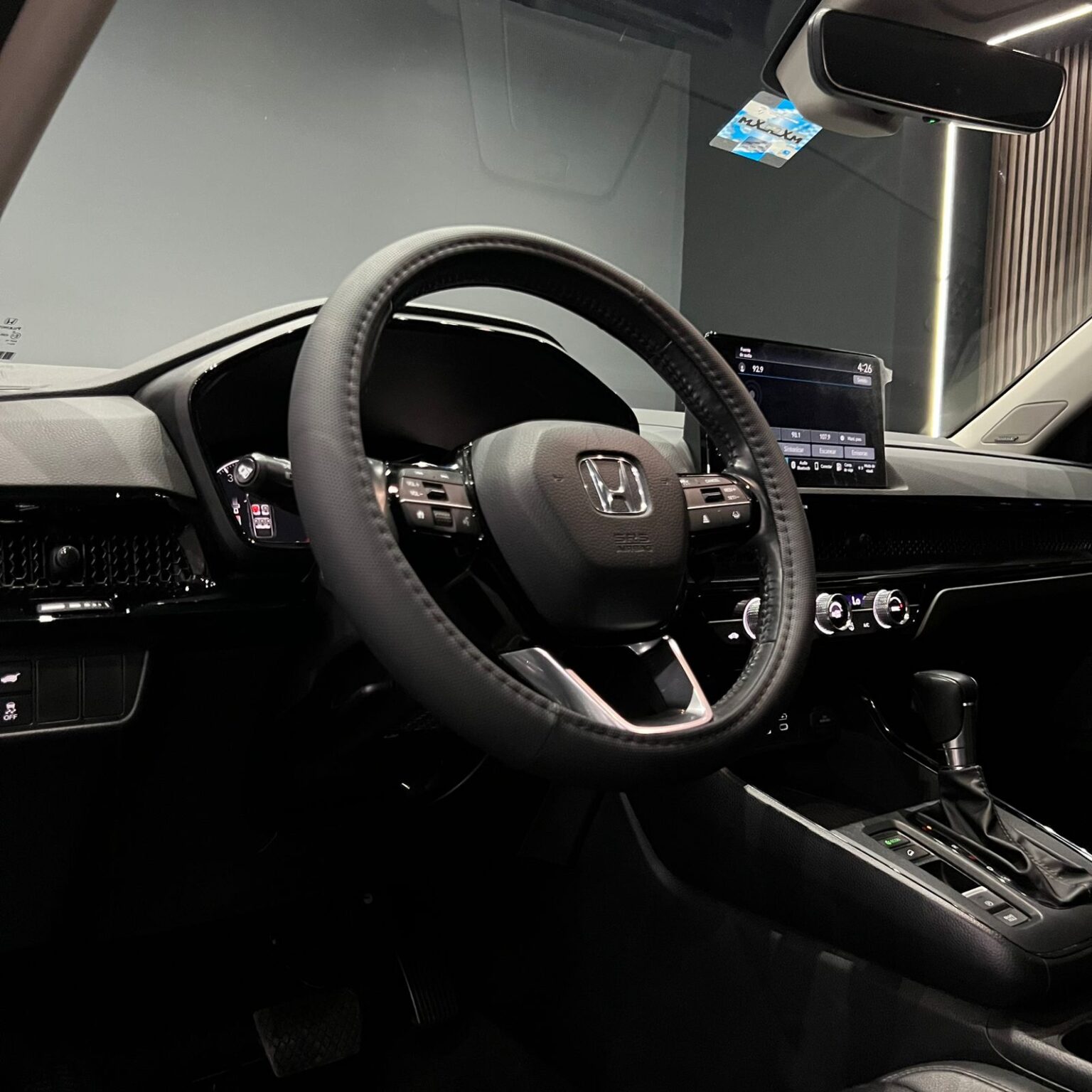 HONDA CR-V TOURING 2023 - Image 12