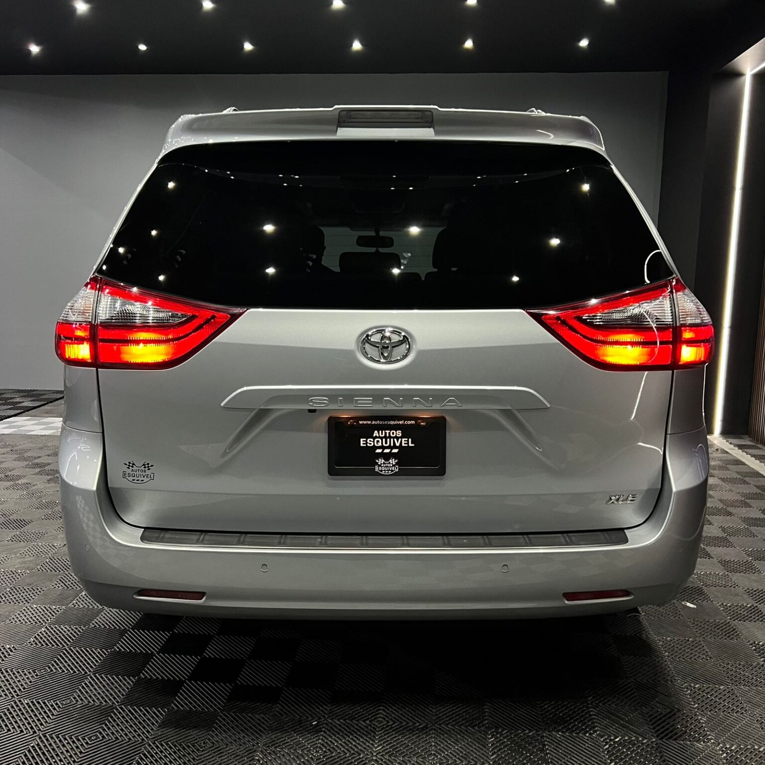 TOYOTA SIENNA XLE 2020 - Image 6