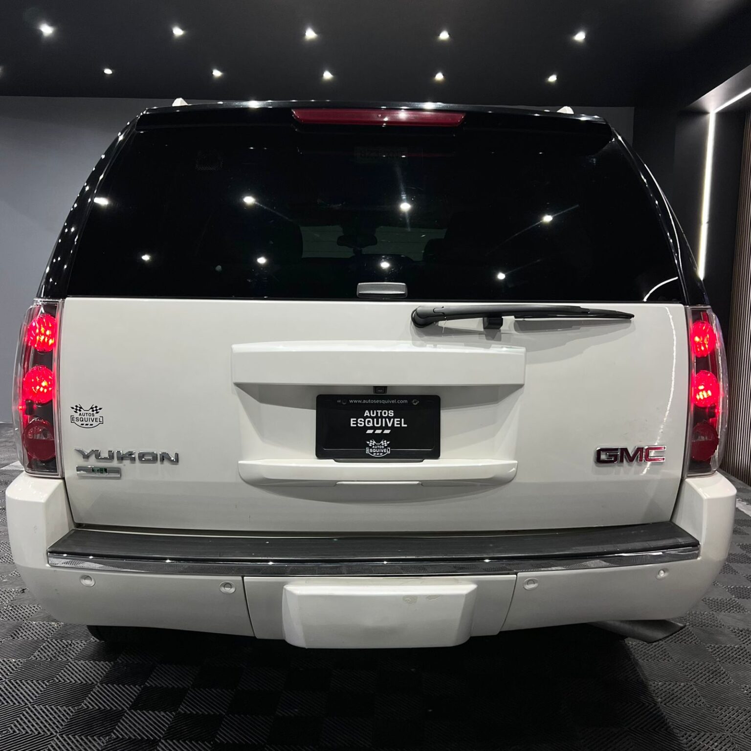 GMC YUKON DENALI 2011 - Image 7