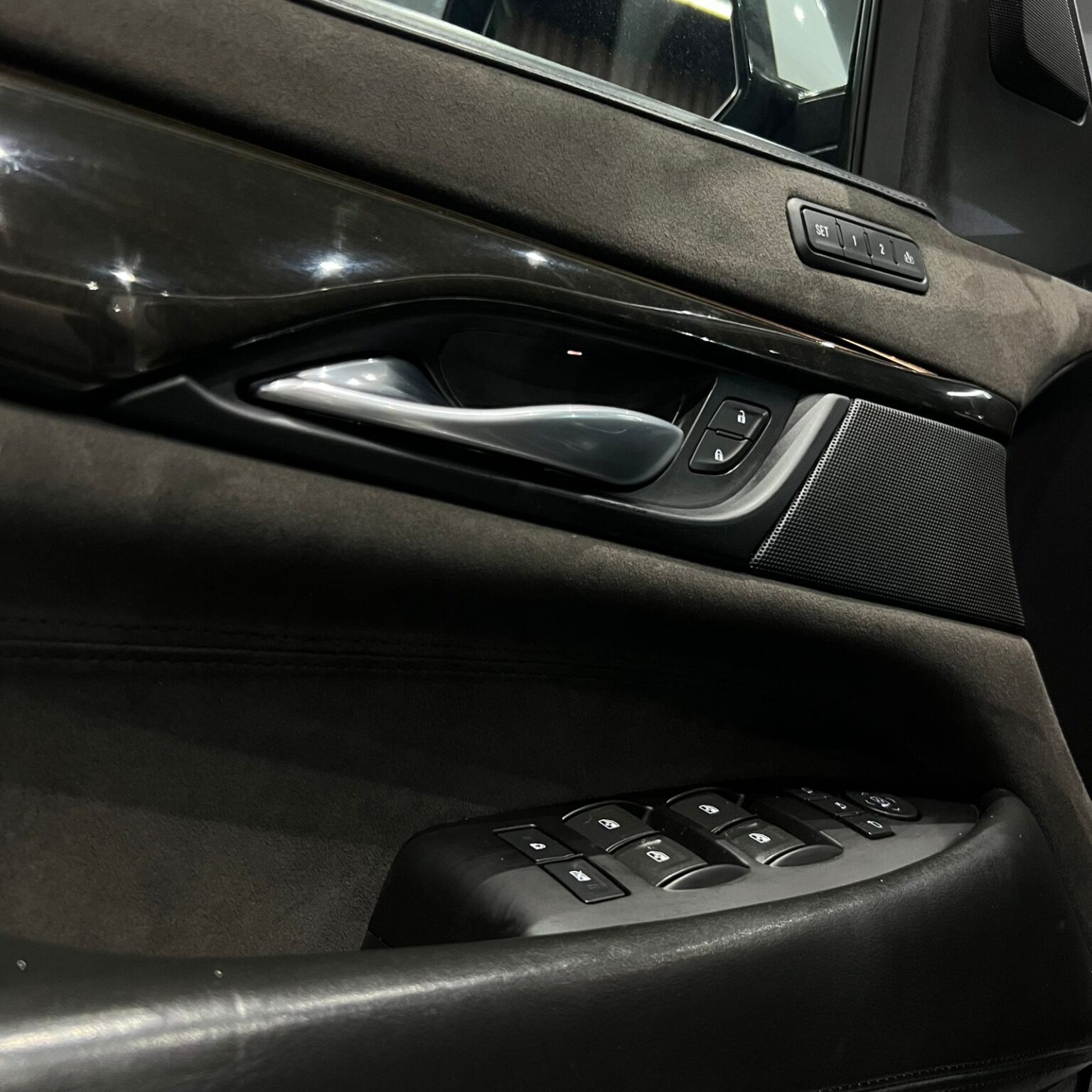 CADILLAC ESCALADE 2018 - Image 16
