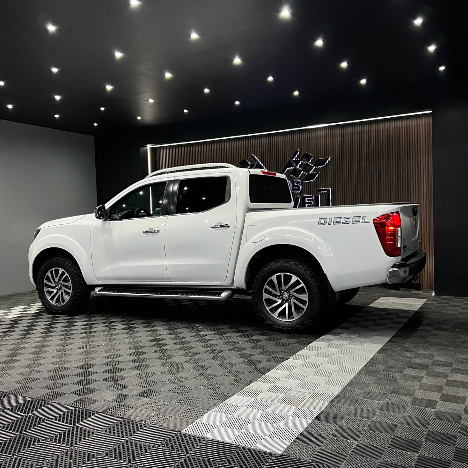 NISSAN FRONTIER LE 4X4 2020 - Image 4