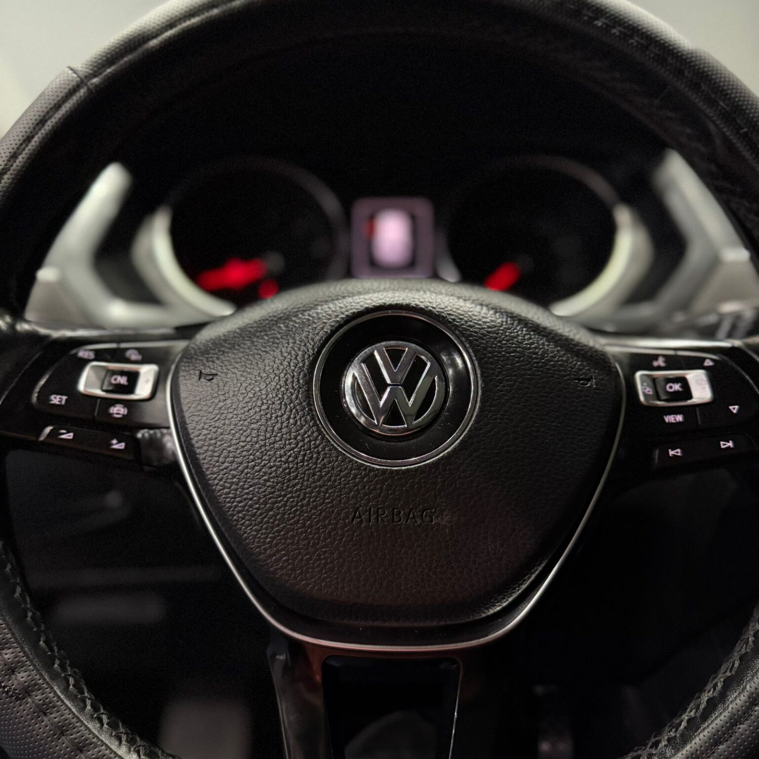 VOLKSWAGEN TIGUAN R LINE 2019 - Image 13