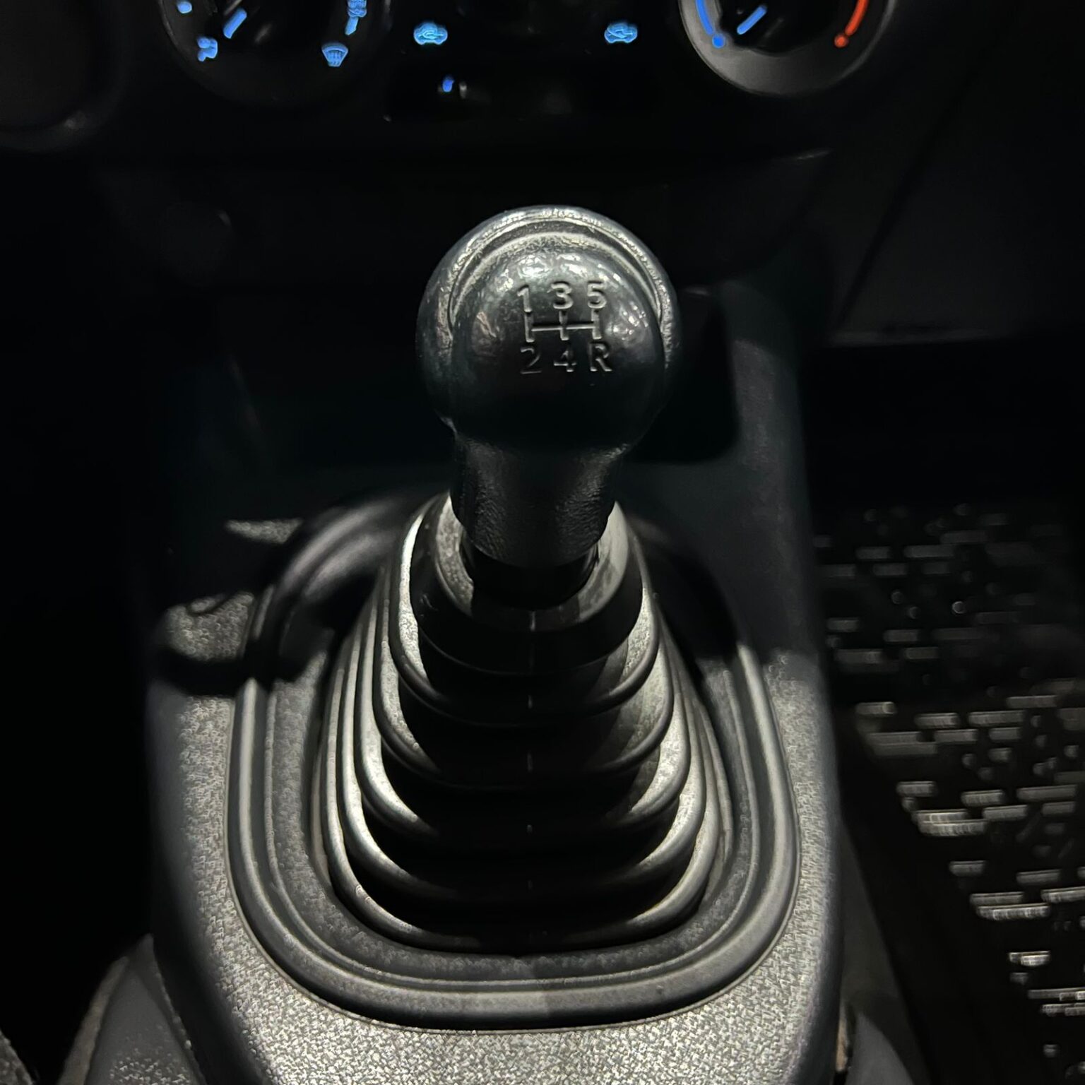 TOYOTA HILUX 2020 - Image 11