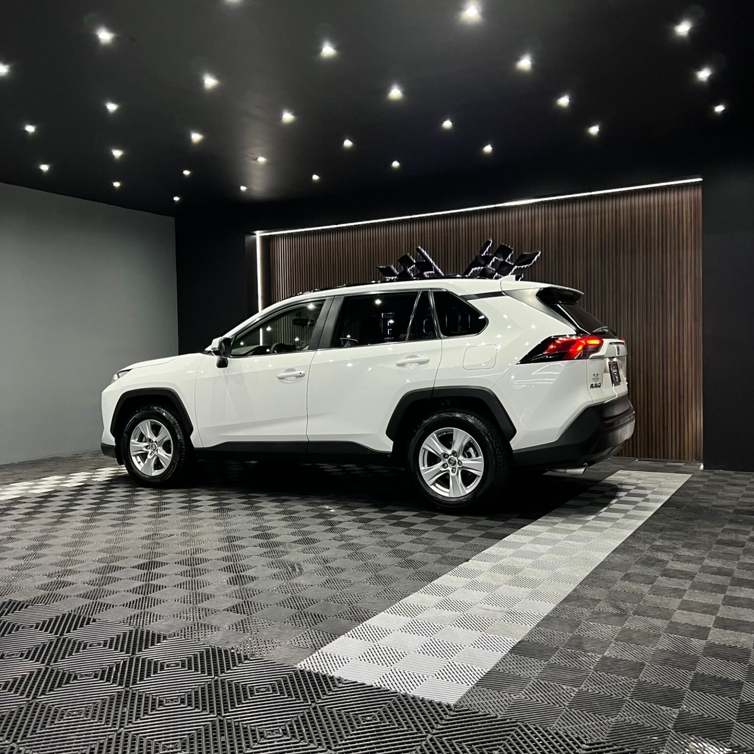 TOYOTA RAV4 XLE 2019 - Image 3