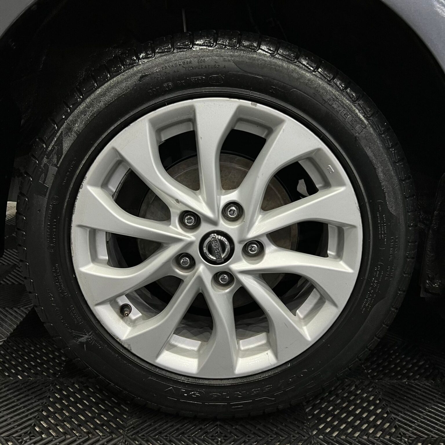 NISSAN SENTRA 2017 - Image 13