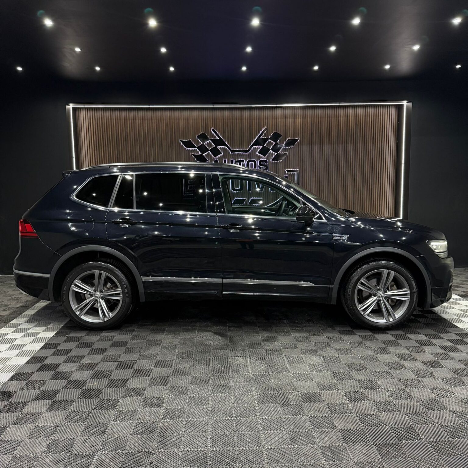 VOLKSWAGEN TIGUAN R LINE 2019 - Image 3