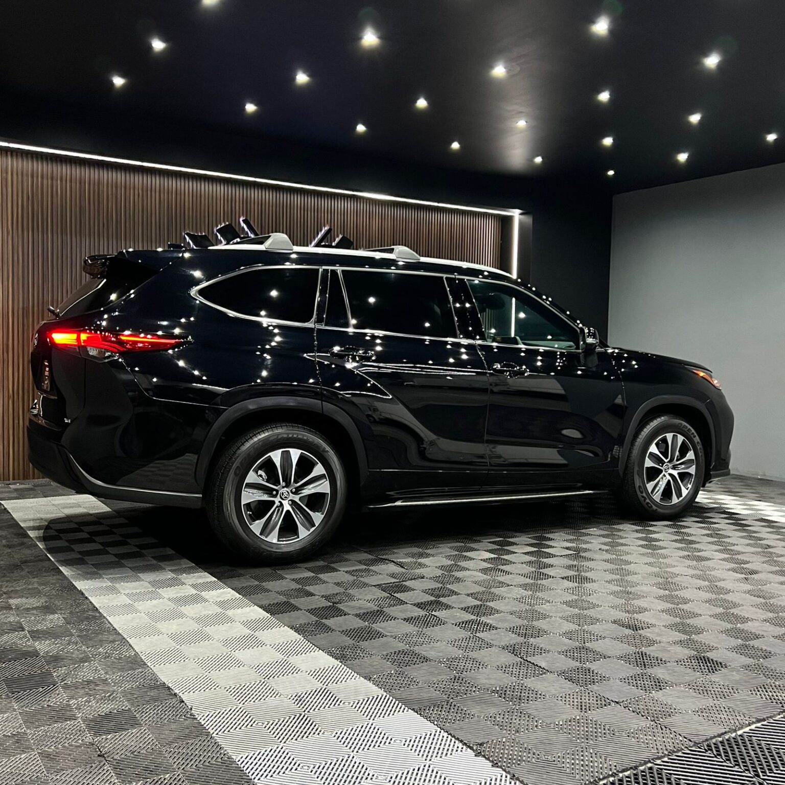 TOYOTA HIGHLANDER XLE 2022 - Image 2
