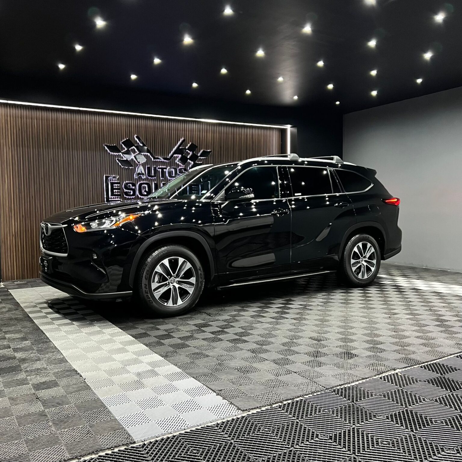 TOYOTA HIGHLANDER XLE 2022 - Image 4