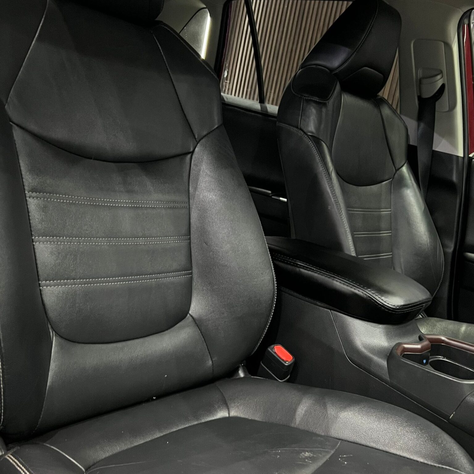 TOYOTA RAV4 LIMITED HYBRID 2019 - Image 10