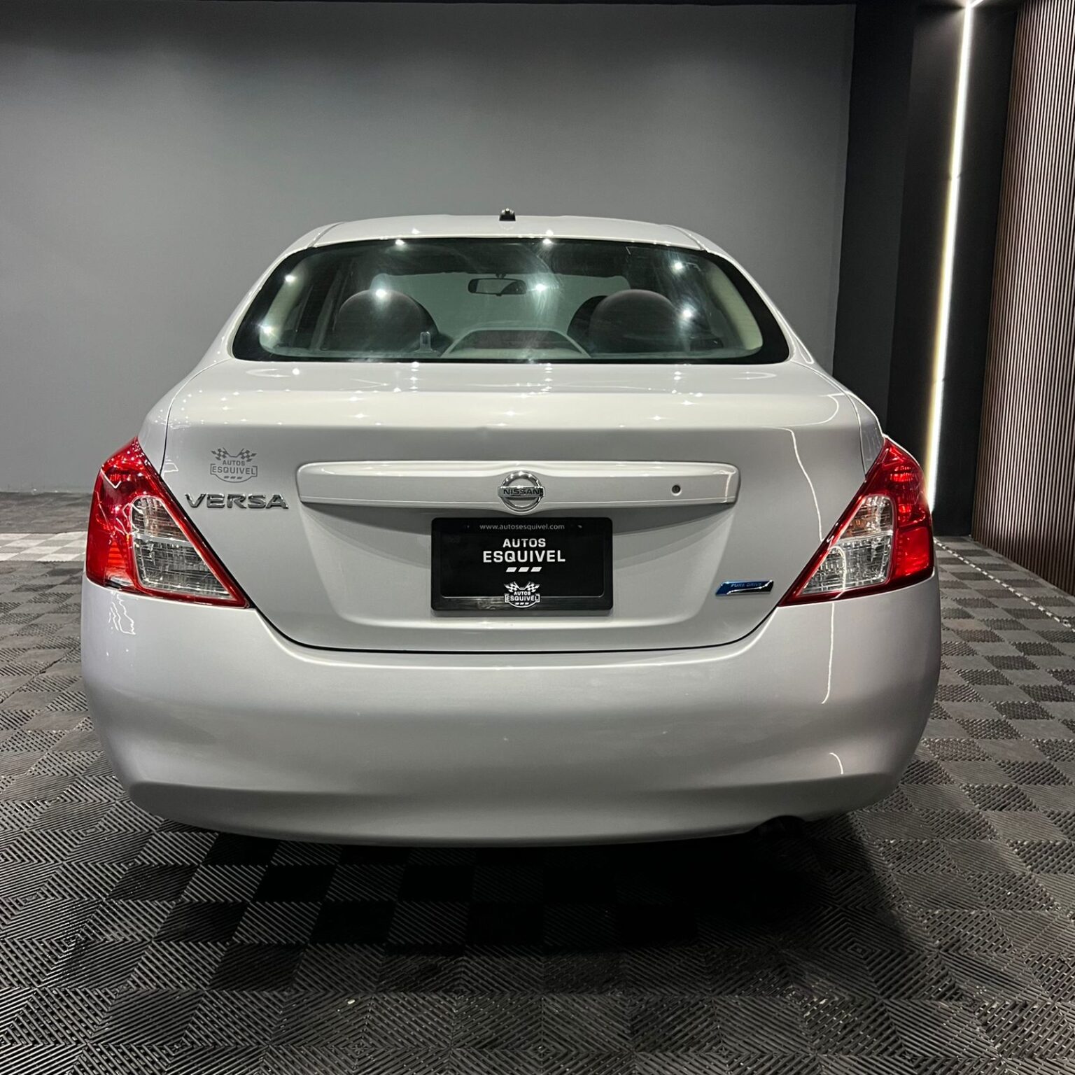 NISSAN VERSA 2013 - Image 5