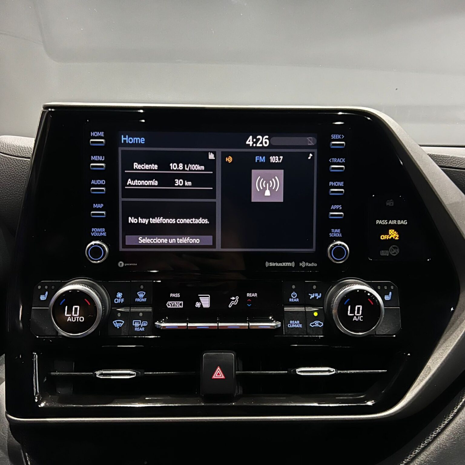 TOYOTA HIGHLANDER XLE 2022 - Image 14