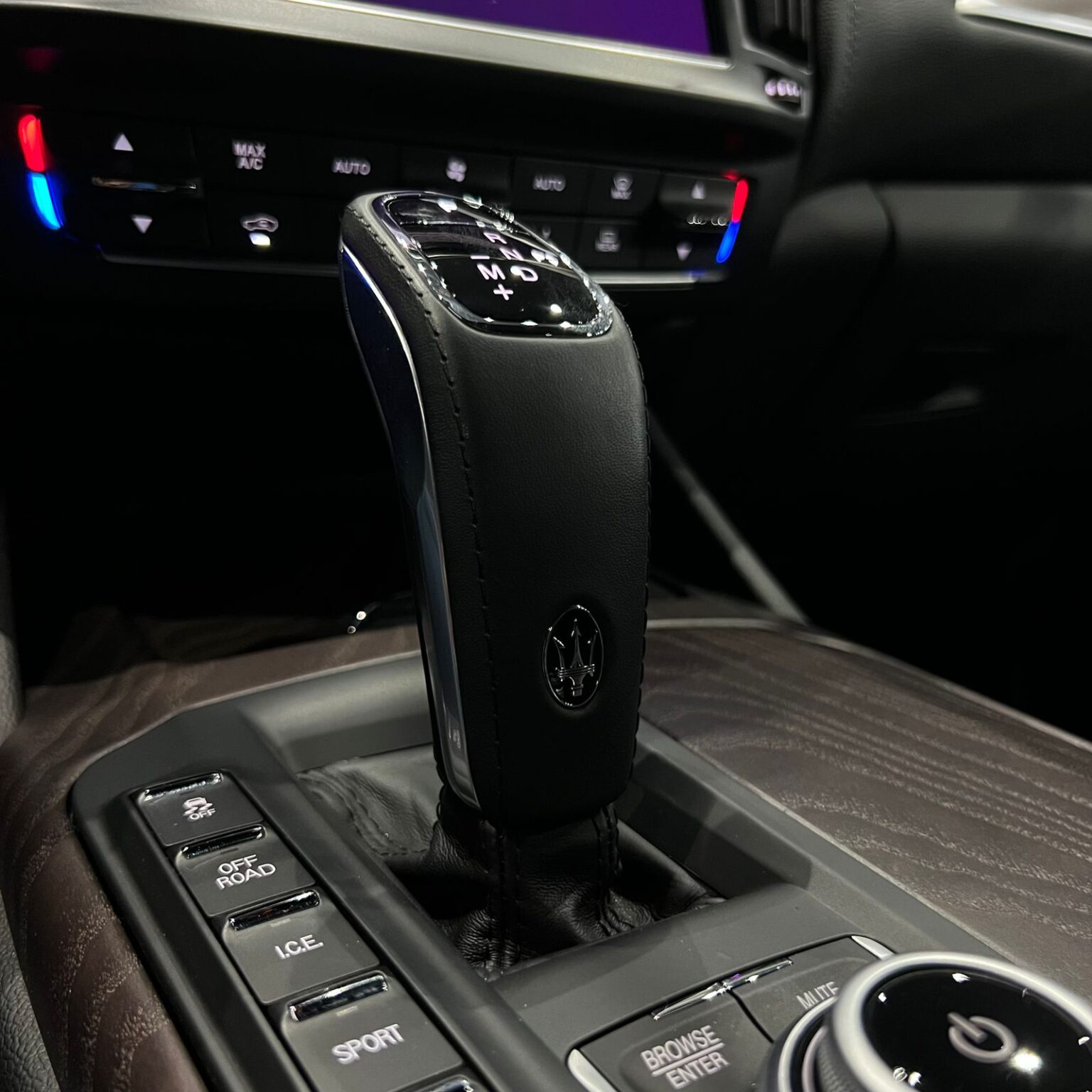 MASERATI LEVANTE HYBRID 2022 - Image 9