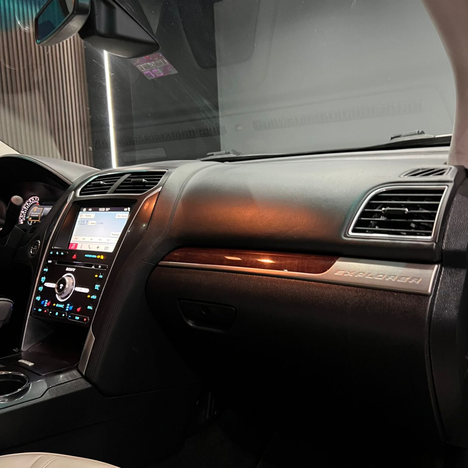 FORD EXPLORER PLATINUM 2017 - Image 7