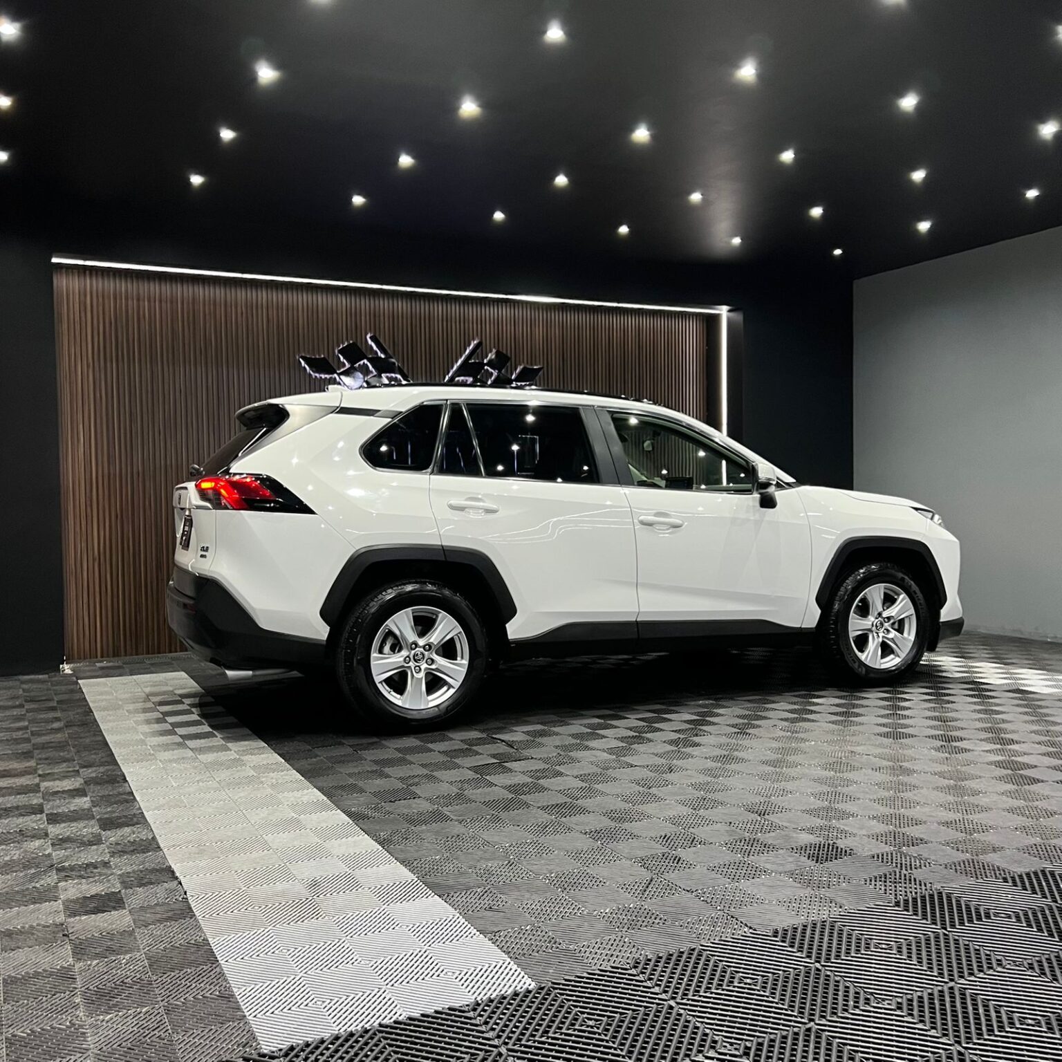 TOYOTA RAV4 XLE 2019 - Image 2