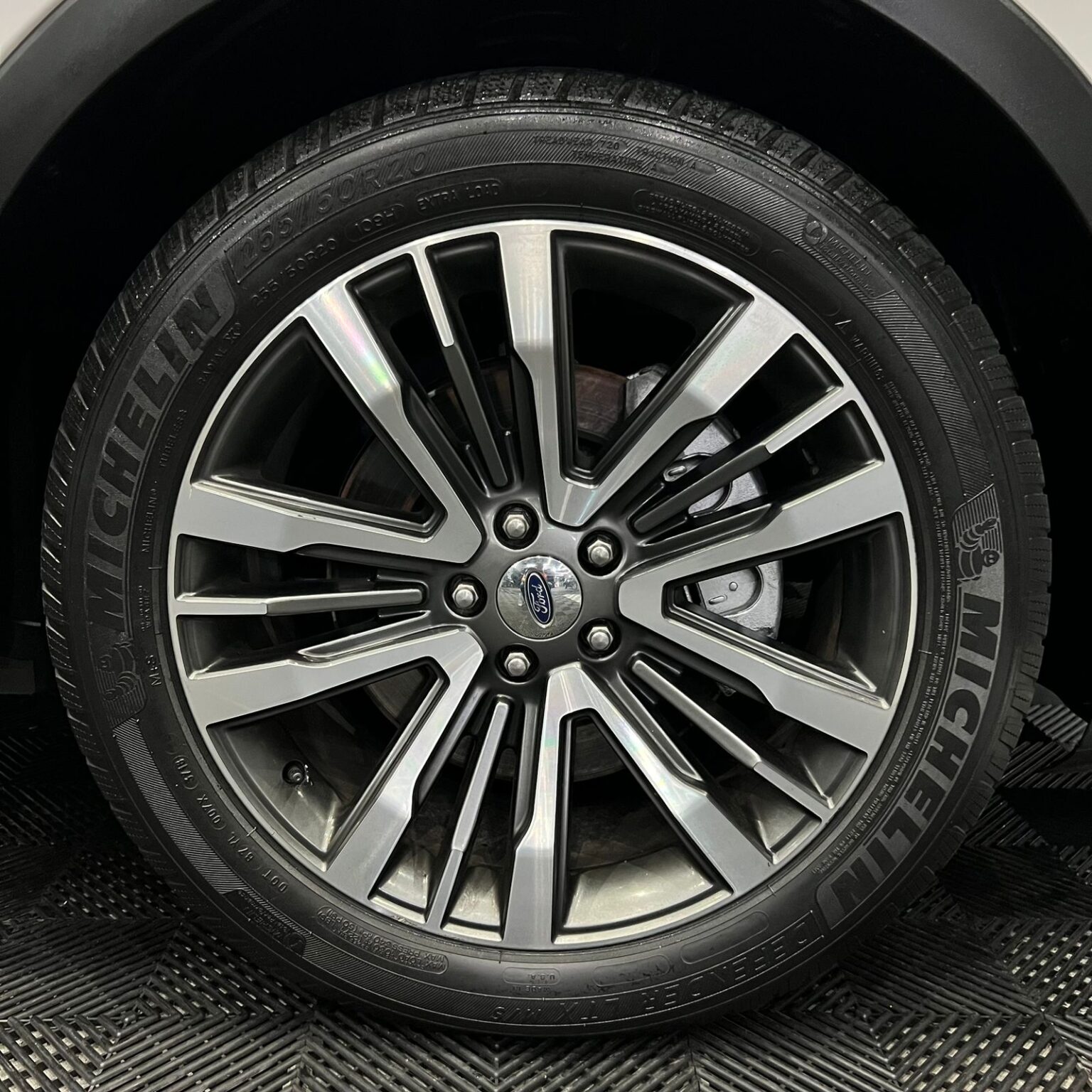 FORD EXPLORER PLATINUM 2017 - Image 19