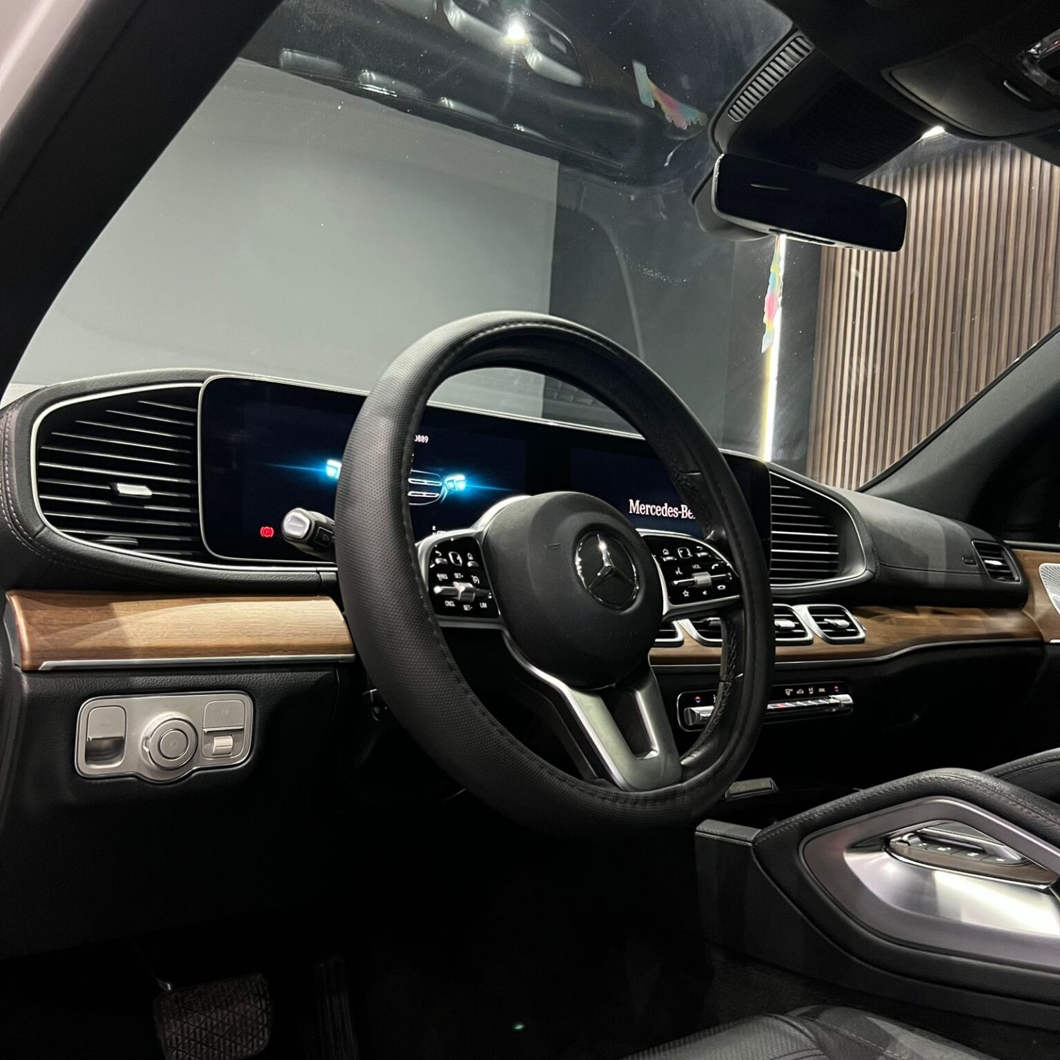 MERCEDES BENZ GLS 450 2021 - Image 11