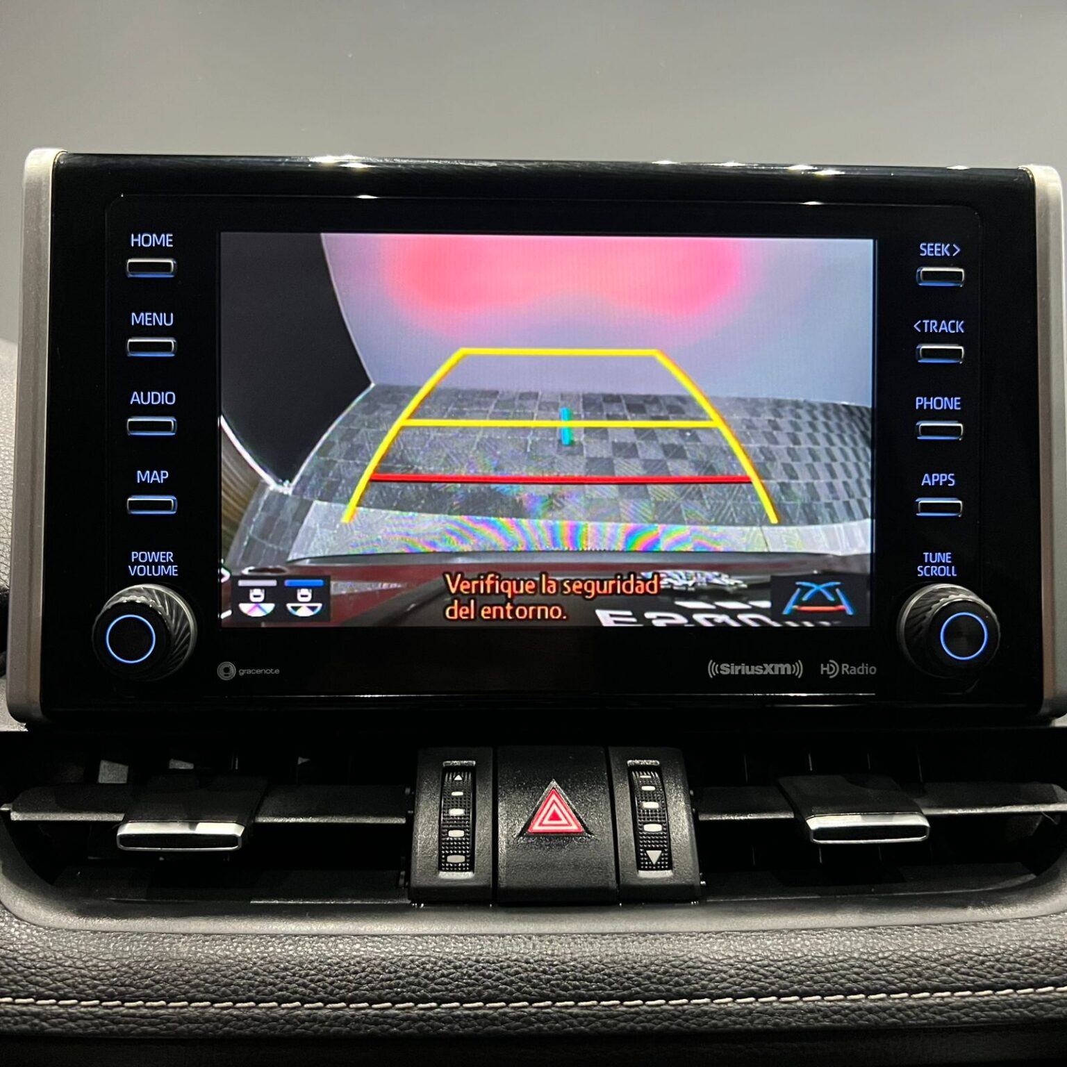 TOYOTA RAV4 LIMITED HYBRID 2019 - Image 12