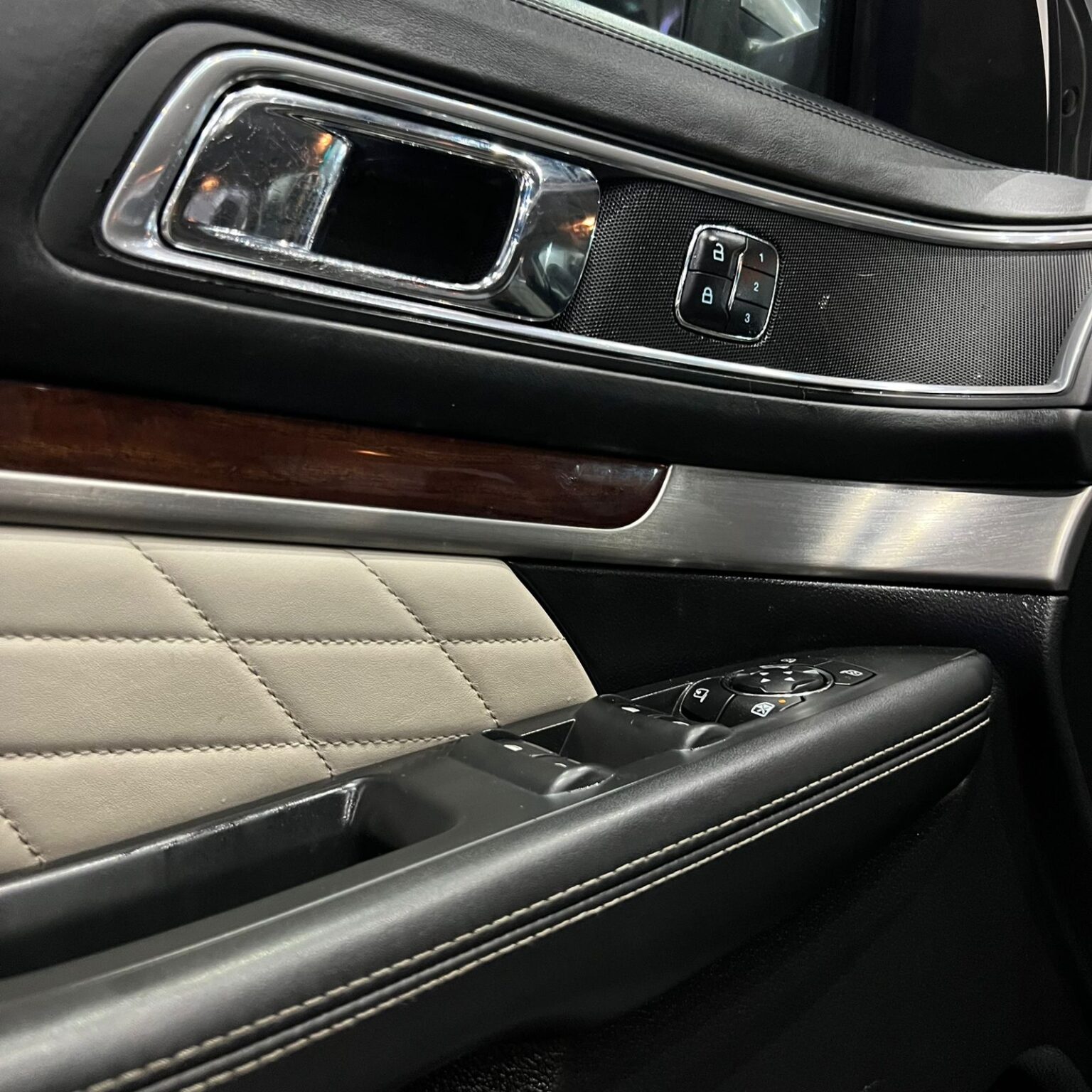 FORD EXPLORER PLATINUM 2017 - Image 14