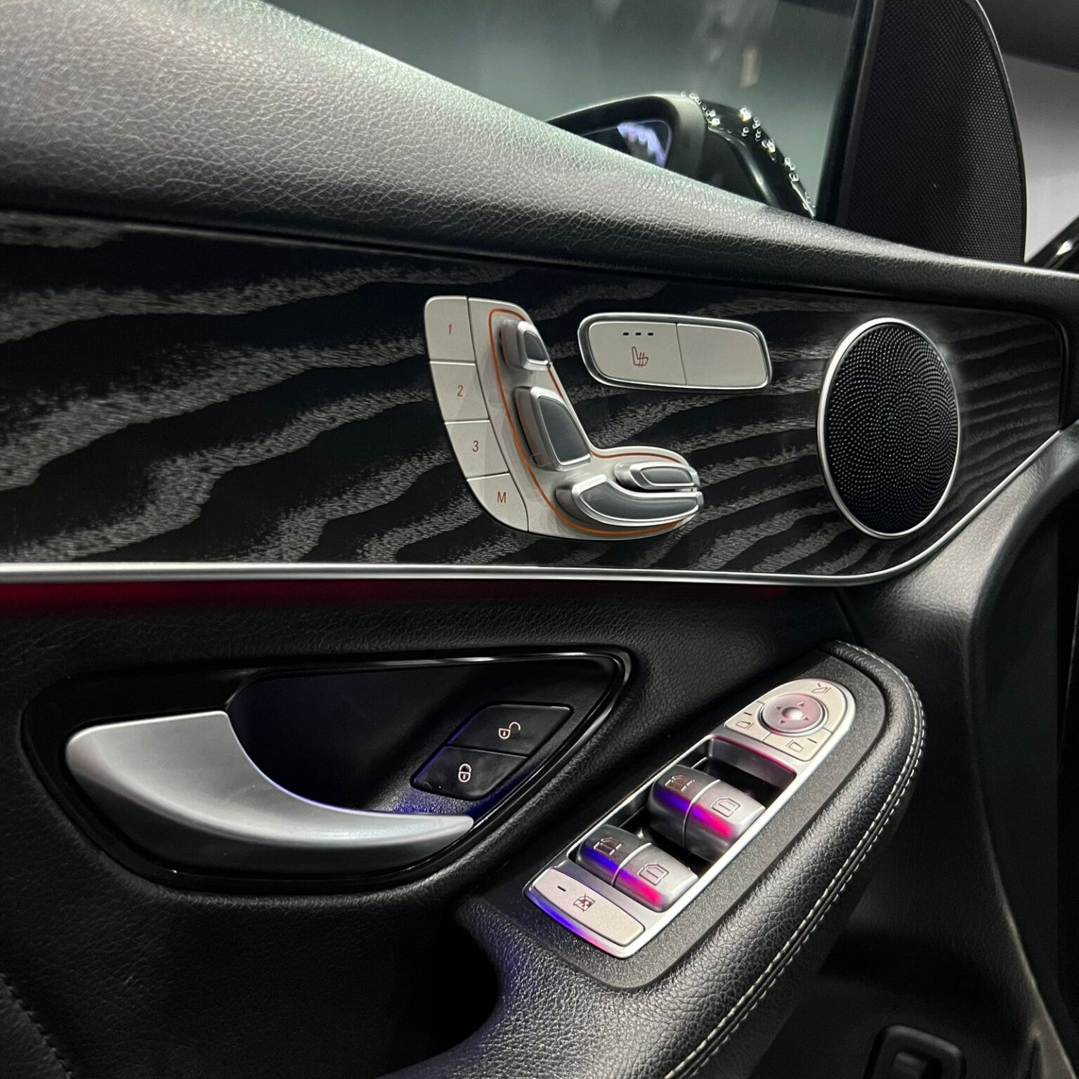 MERCEDES BENZ GLC 300 2021 - Image 14