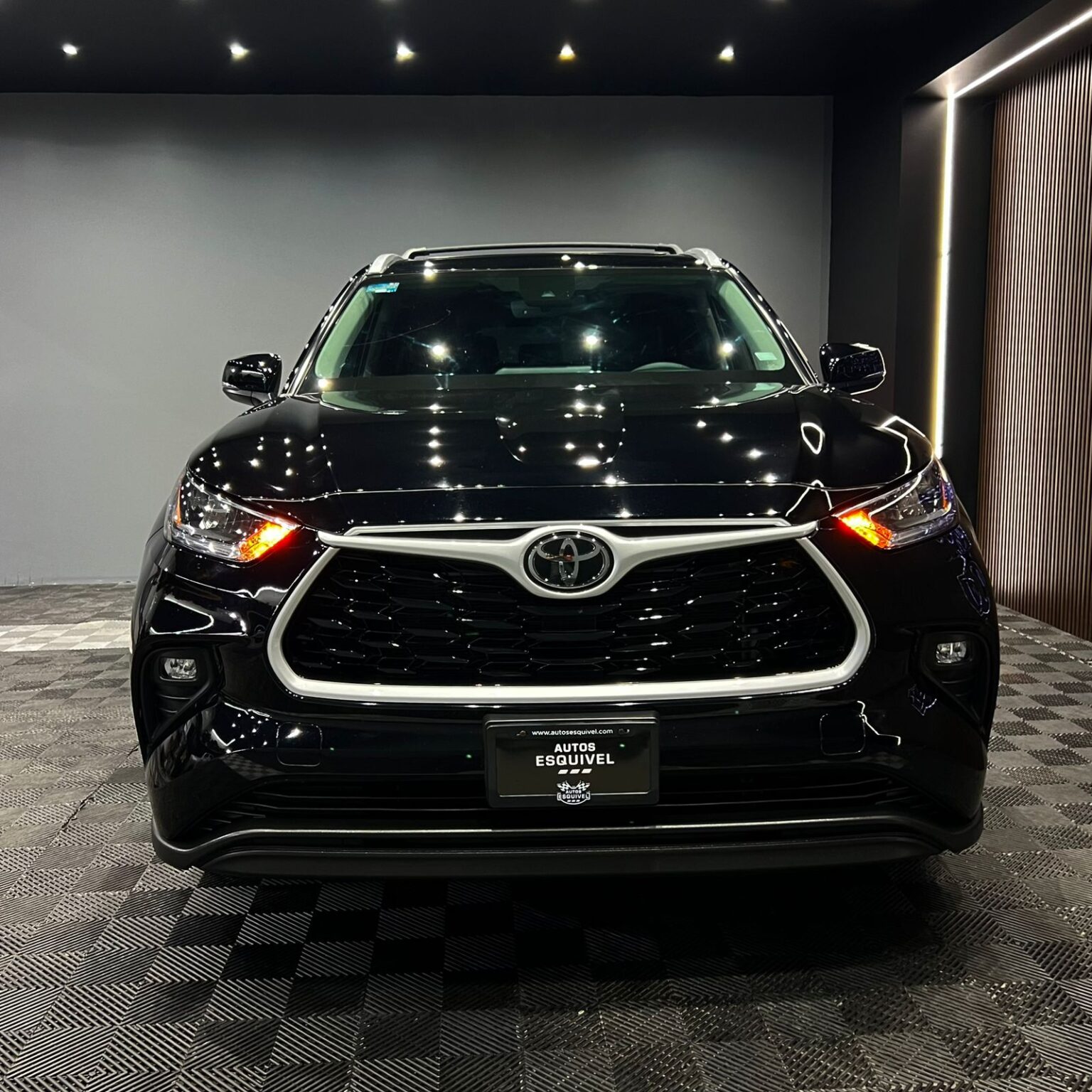 TOYOTA HIGHLANDER XLE 2022 - Image 3