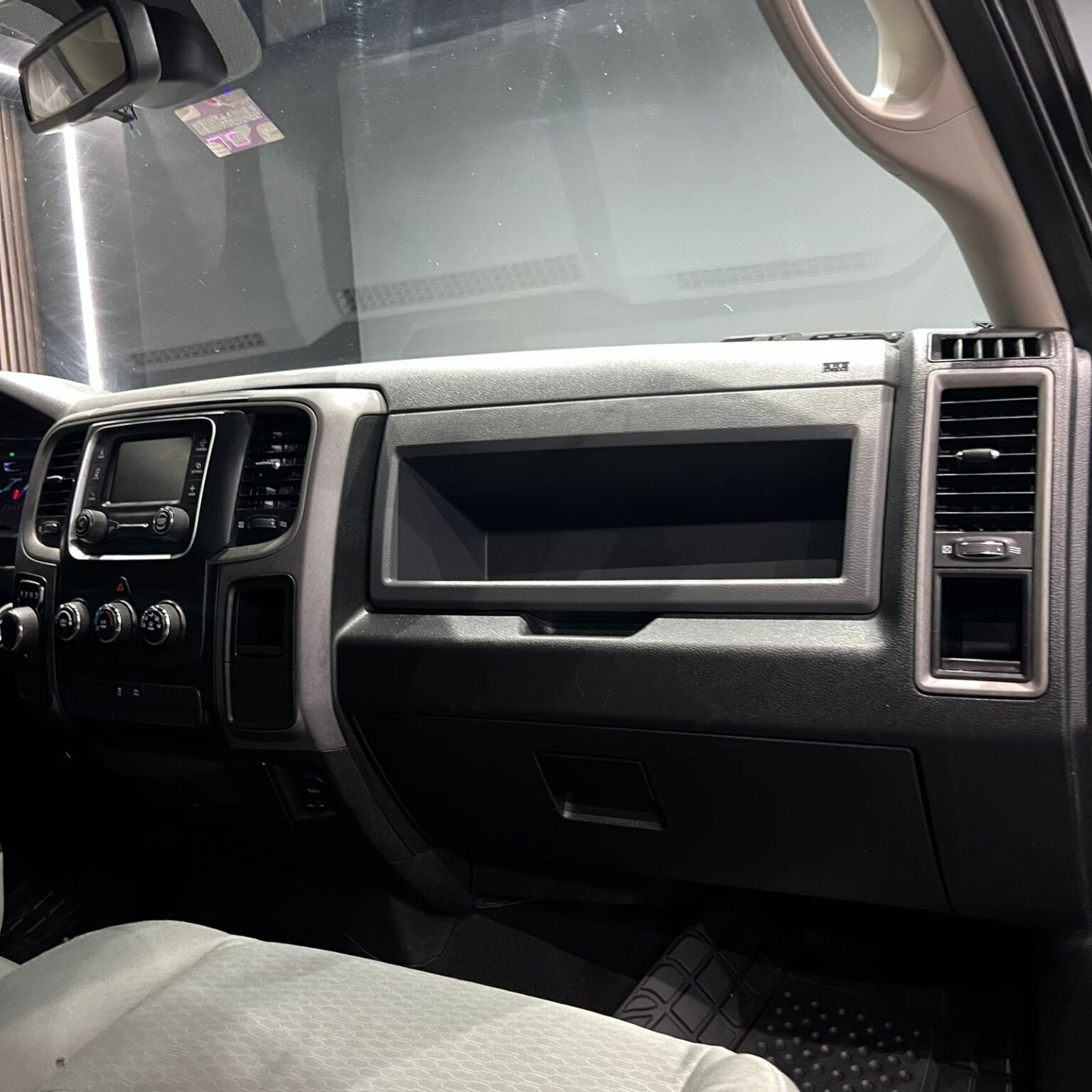 DODGE RAM SPORT 2015 - Image 9