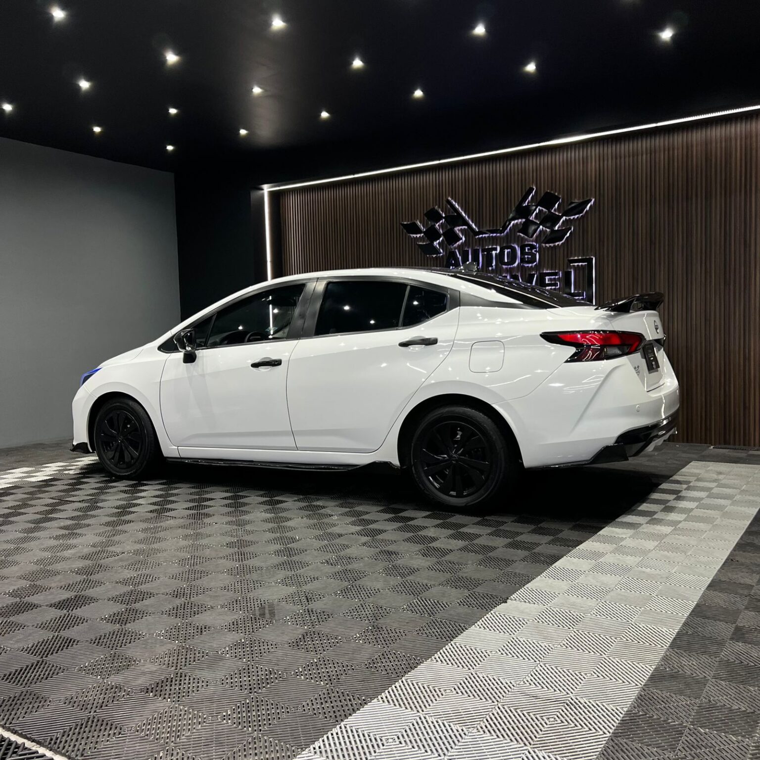 NISSAN VERSA 2023 - Image 4