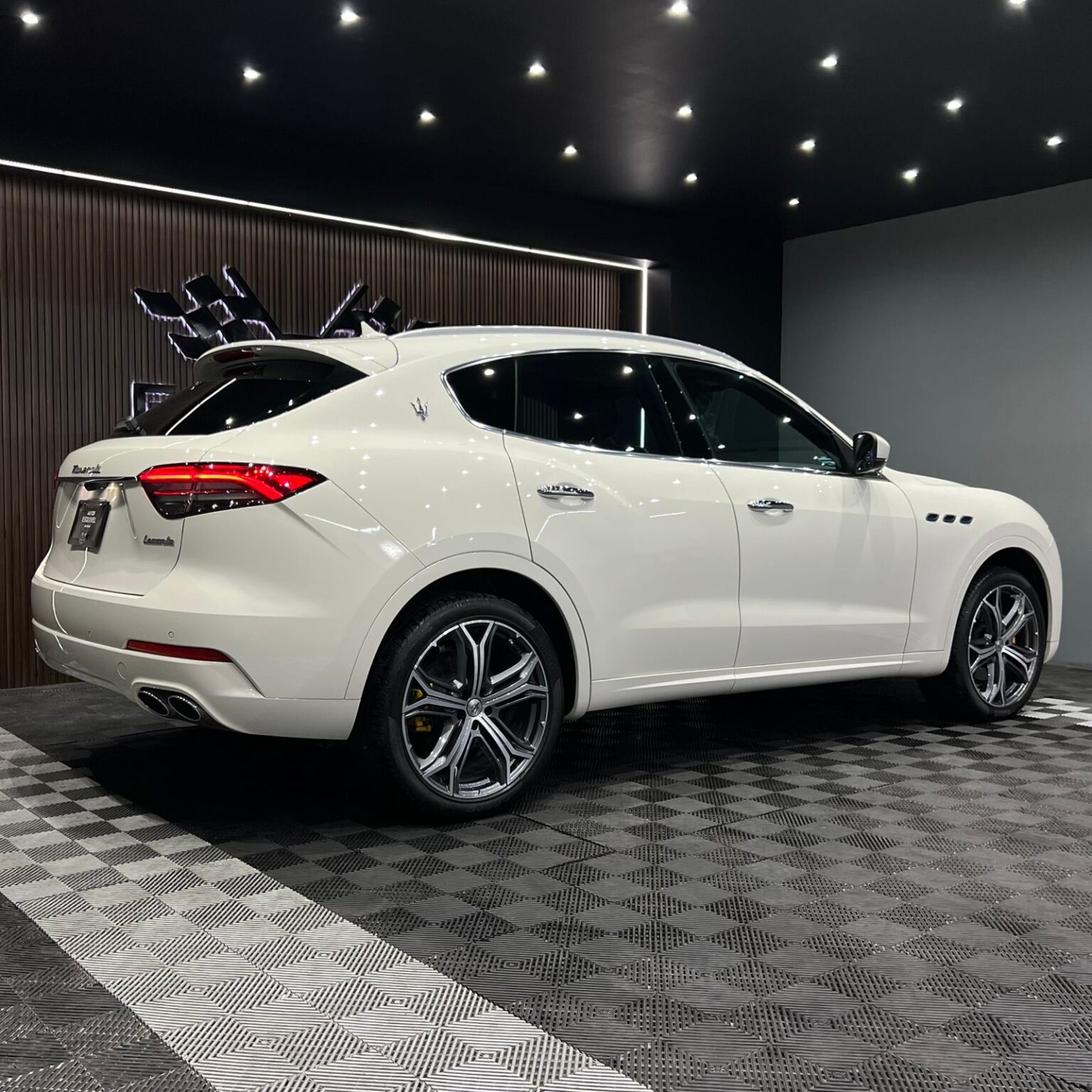 MASERATI LEVANTE HYBRID 2022 - Image 2