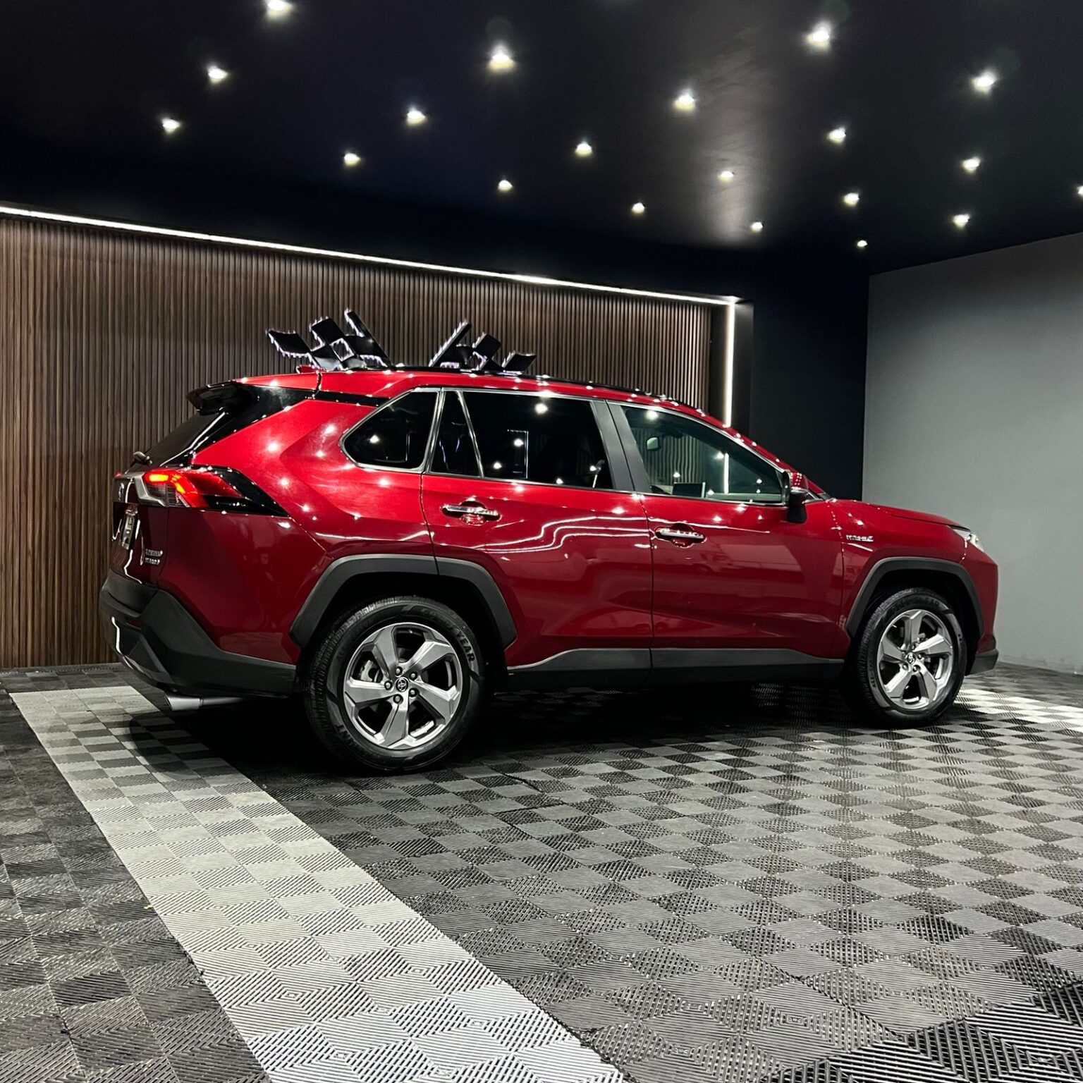 TOYOTA RAV4 LIMITED HYBRID 2019 - Image 2