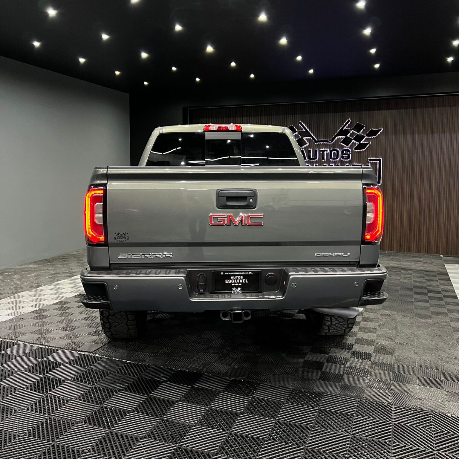 GMC SIERRA DENALI 2018 - Image 5