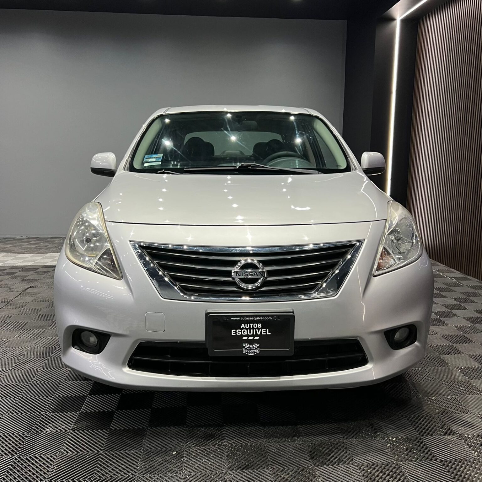 NISSAN VERSA 2013 - Image 4