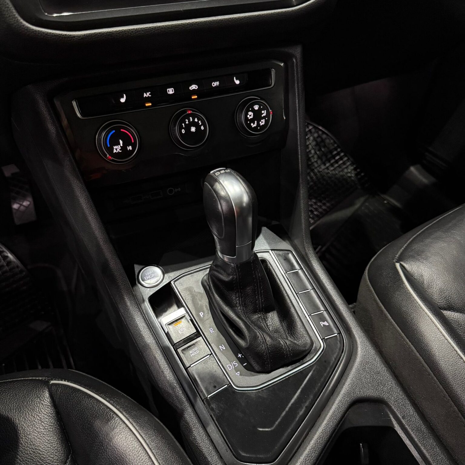 VOLKSWAGEN TIGUAN R LINE 2019 - Image 9