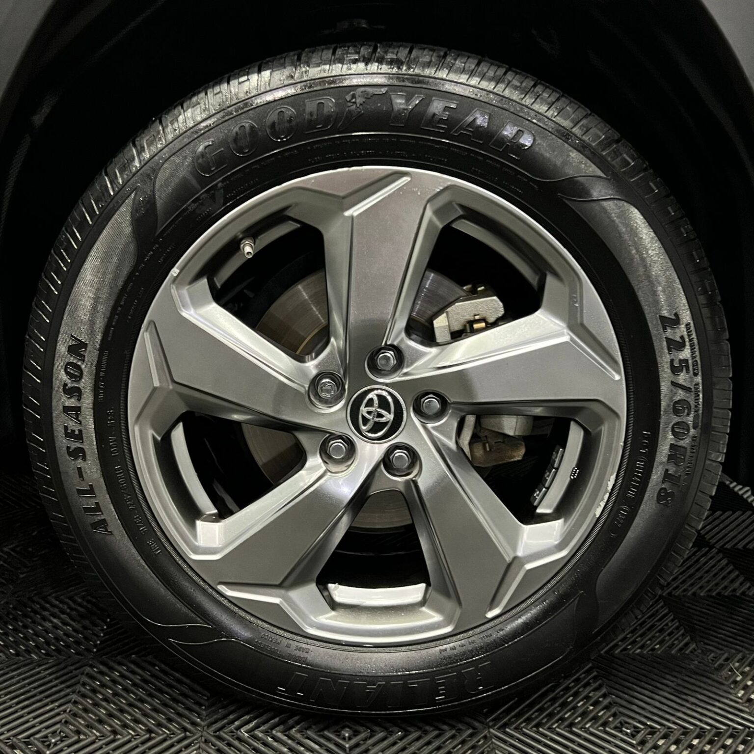 TOYOTA RAV4 LIMITED HYBRID 2019 - Image 15
