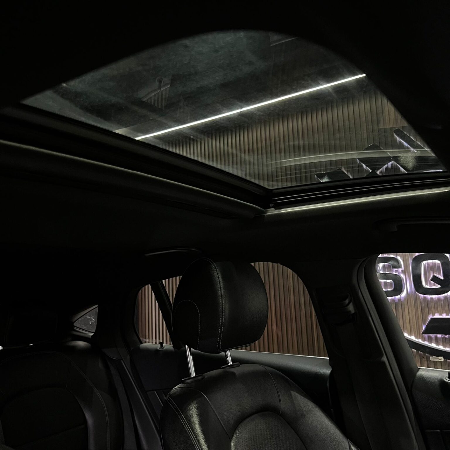 MERCEDES BENZ GLC 300 2021 - Image 13