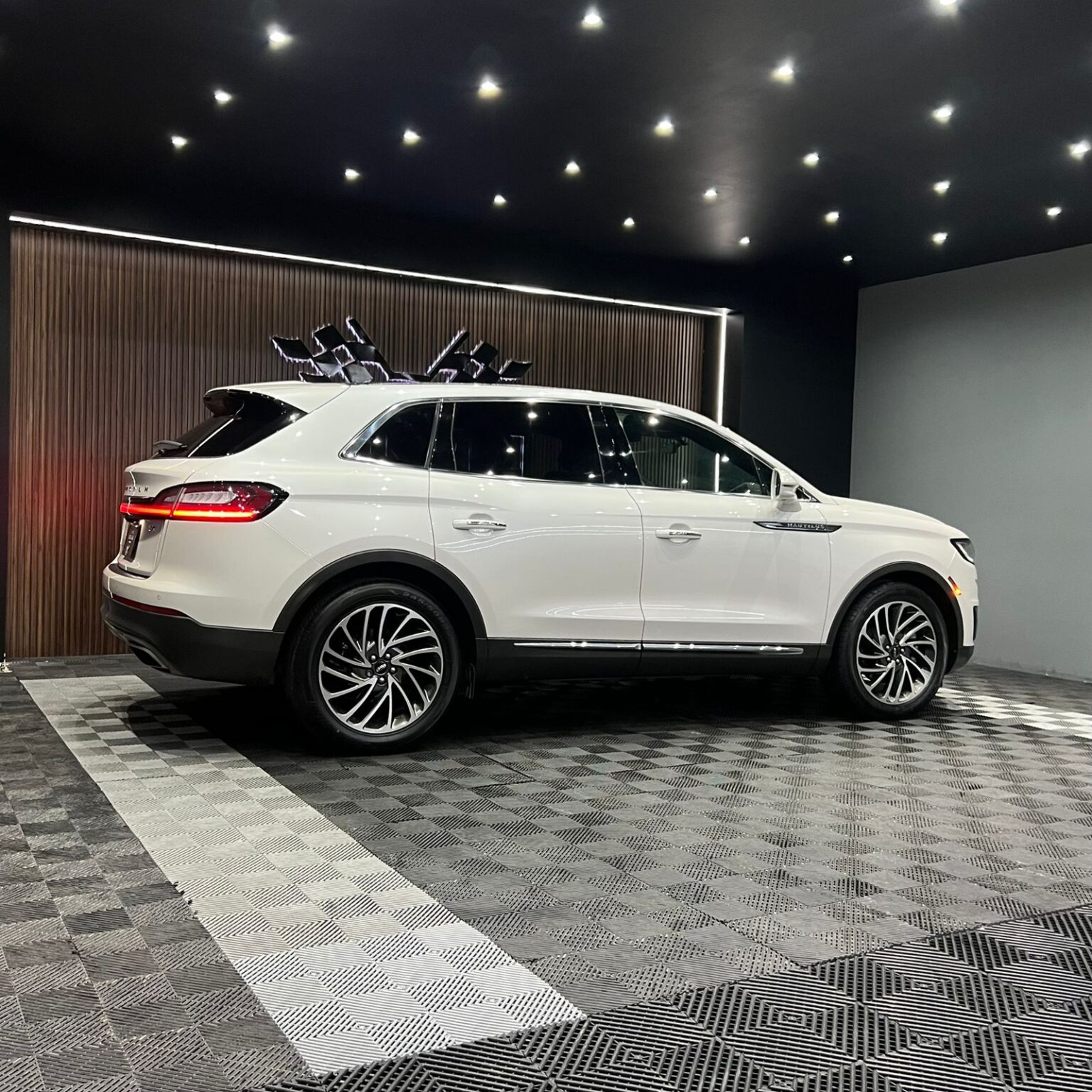 LINCOLN NAUTILUS 2019 - Image 2