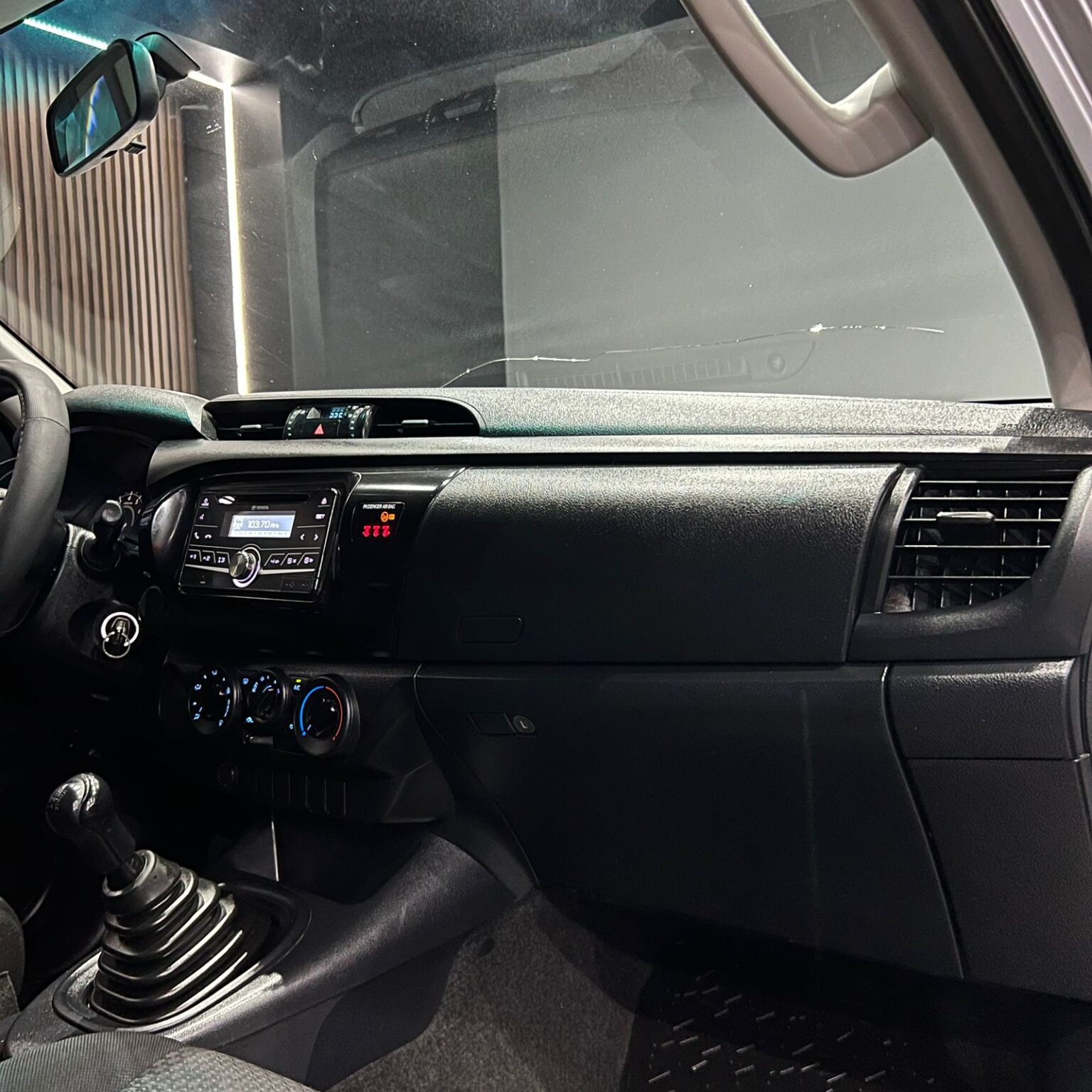 TOYOTA HILUX 2020 - Image 12
