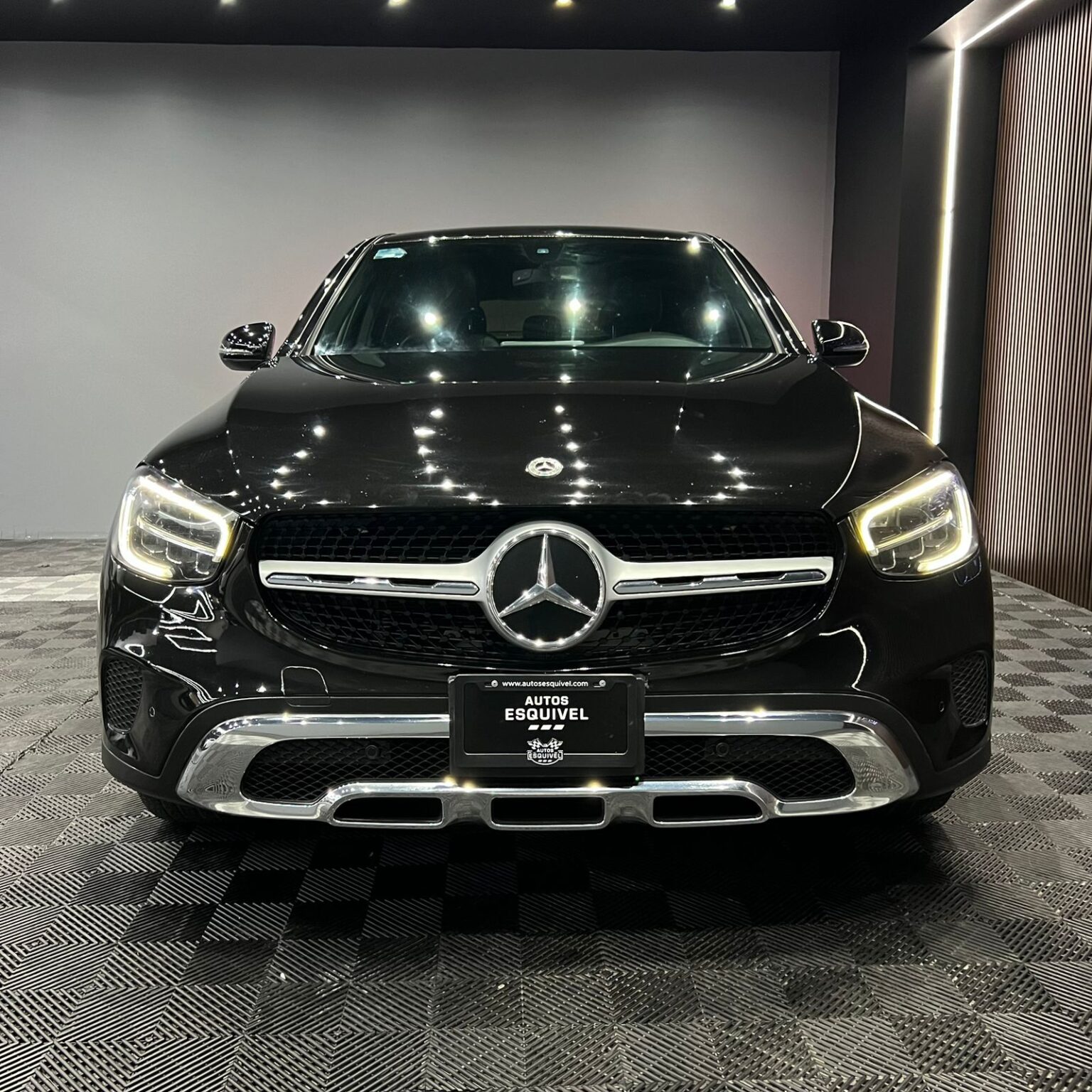 MERCEDES BENZ GLC 300 2021 - Image 3