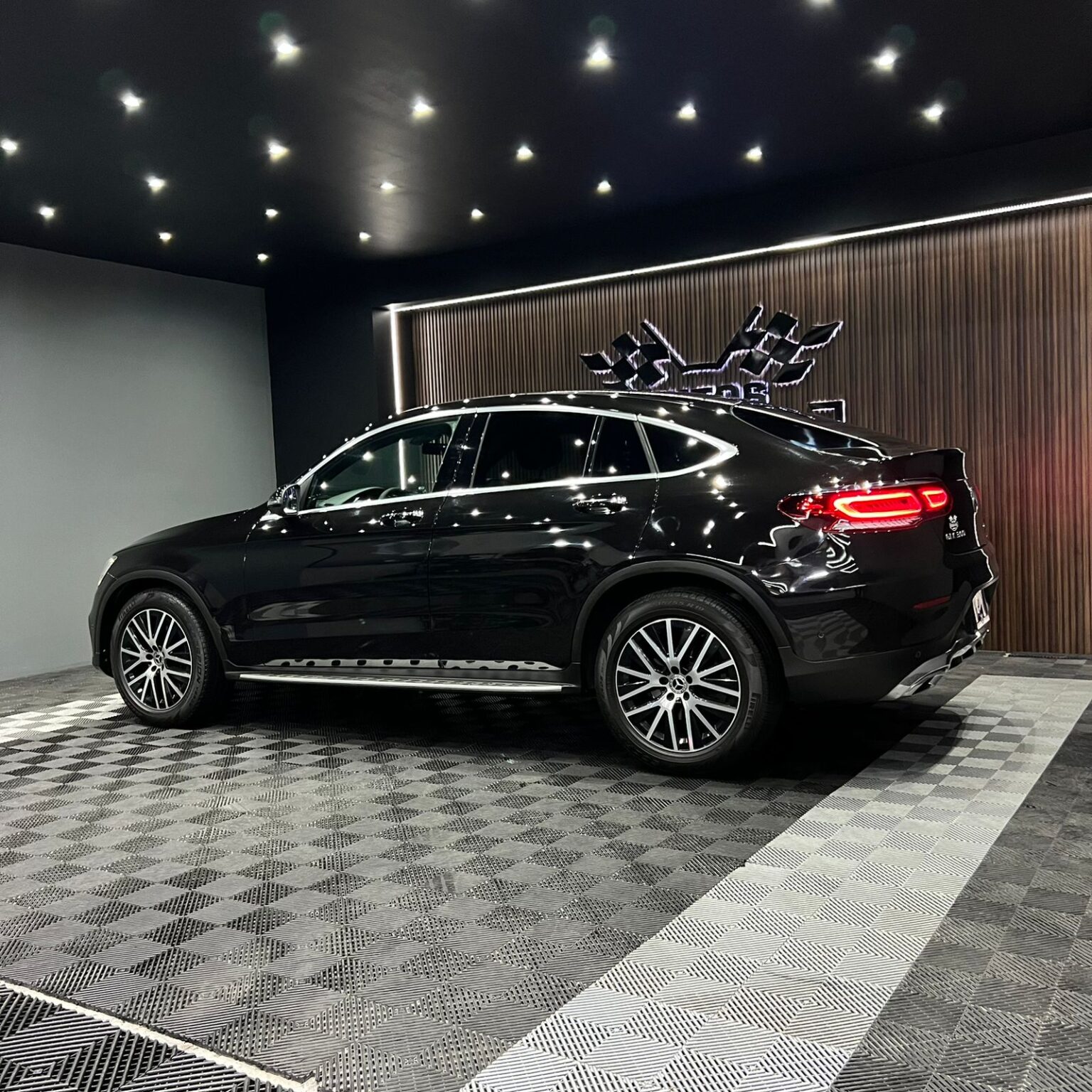 MERCEDES BENZ GLC 300 2021 - Image 5
