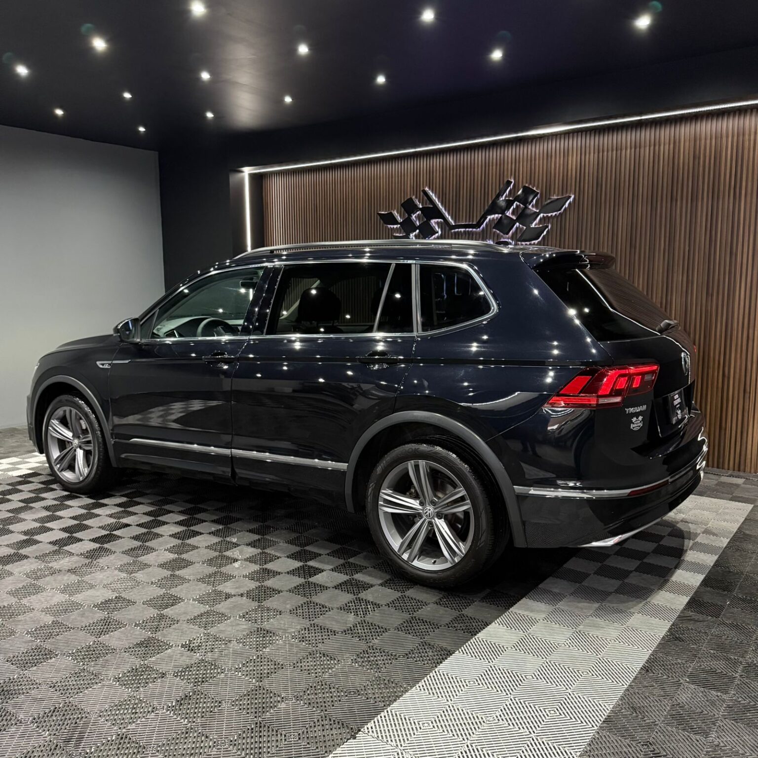VOLKSWAGEN TIGUAN R LINE 2019 - Image 4