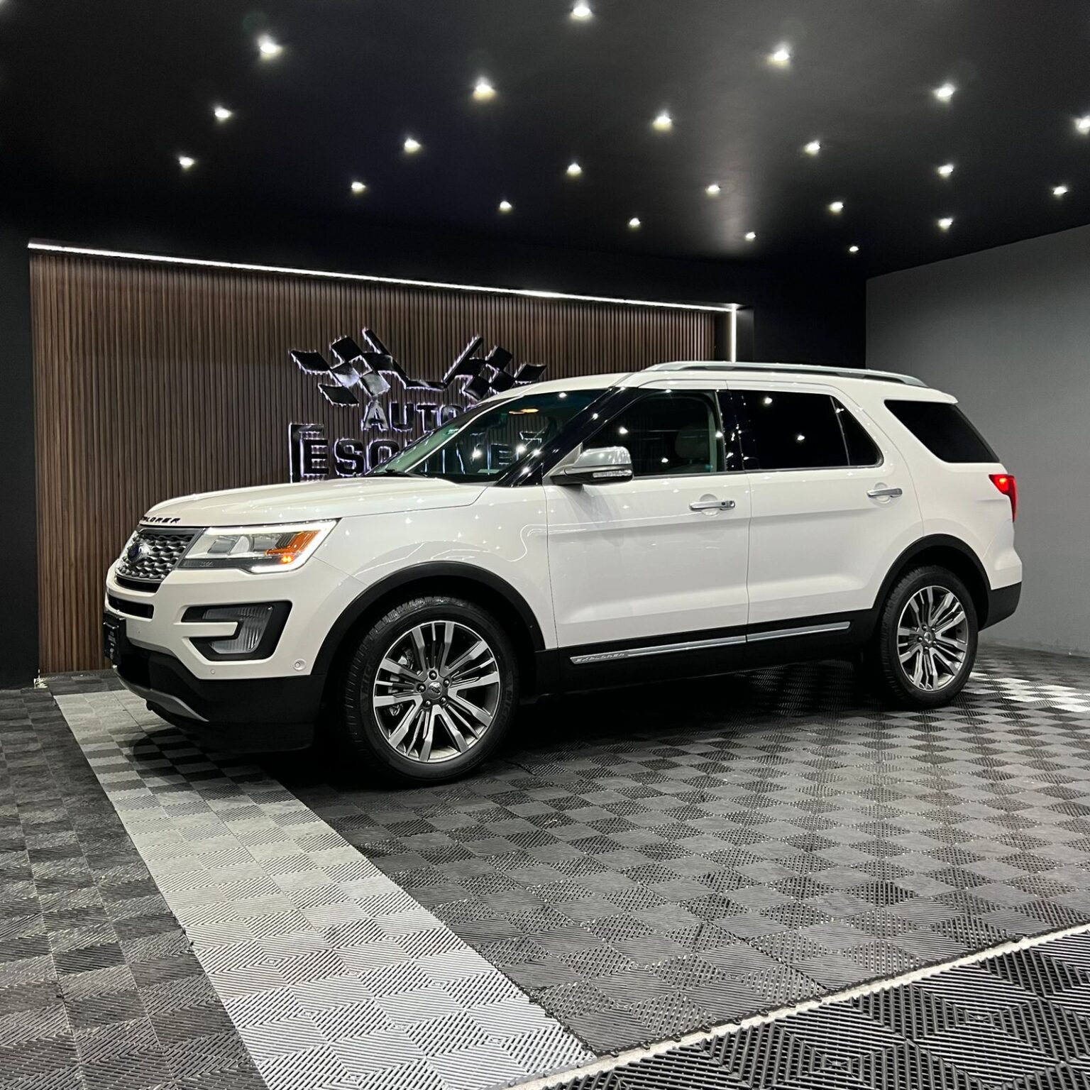 FORD EXPLORER PLATINUM 2017 - Image 5